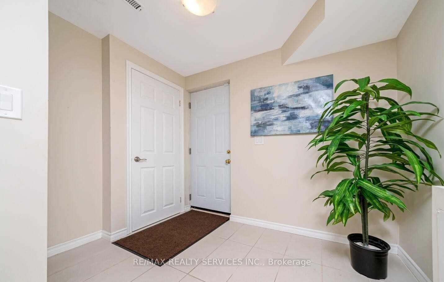 Photo 3 of Unit Lower, 263 Holloway Terrace, Milton, Scott — HOMEH