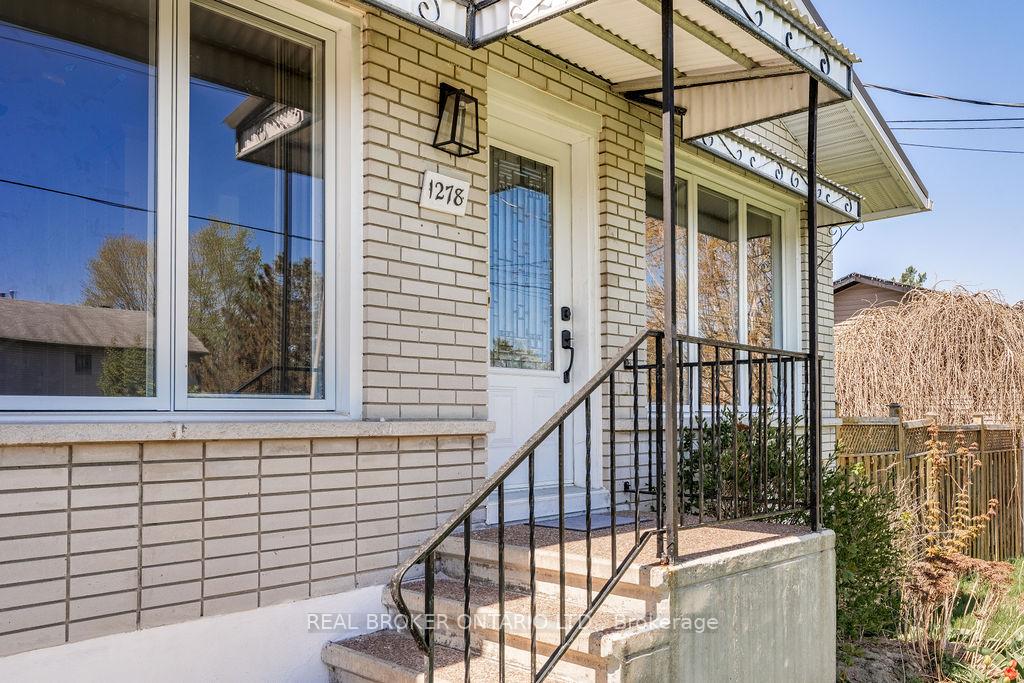 Photo 2 of 1278 St Jean Street, Ottawa, Convent Glen South — HOMEH