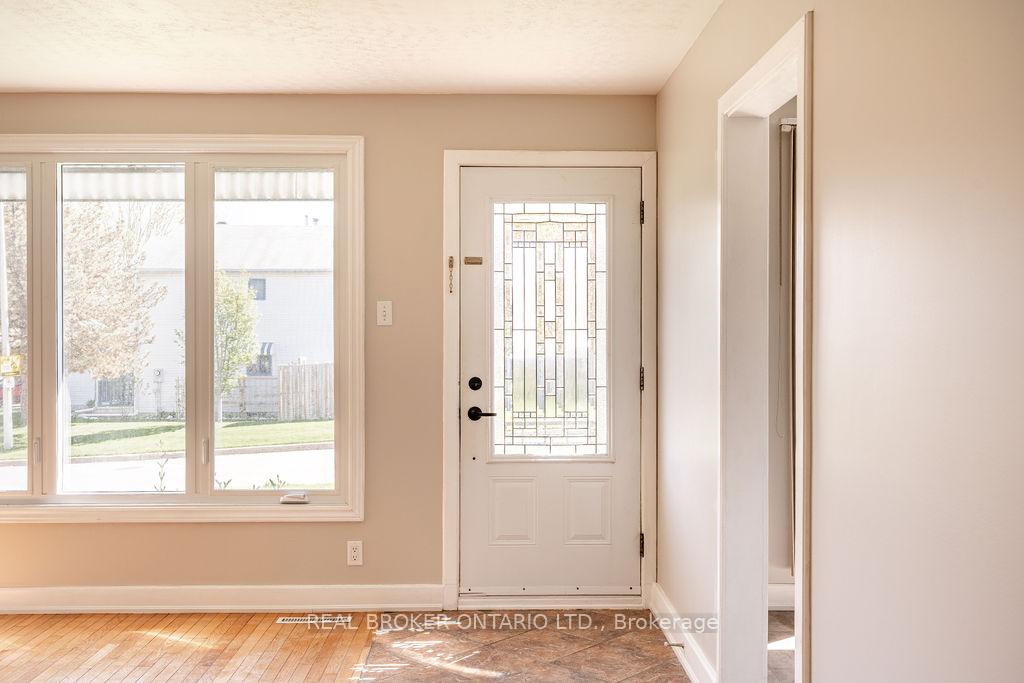 Photo 3 of 1278 St Jean Street, Ottawa, Convent Glen South — HOMEH
