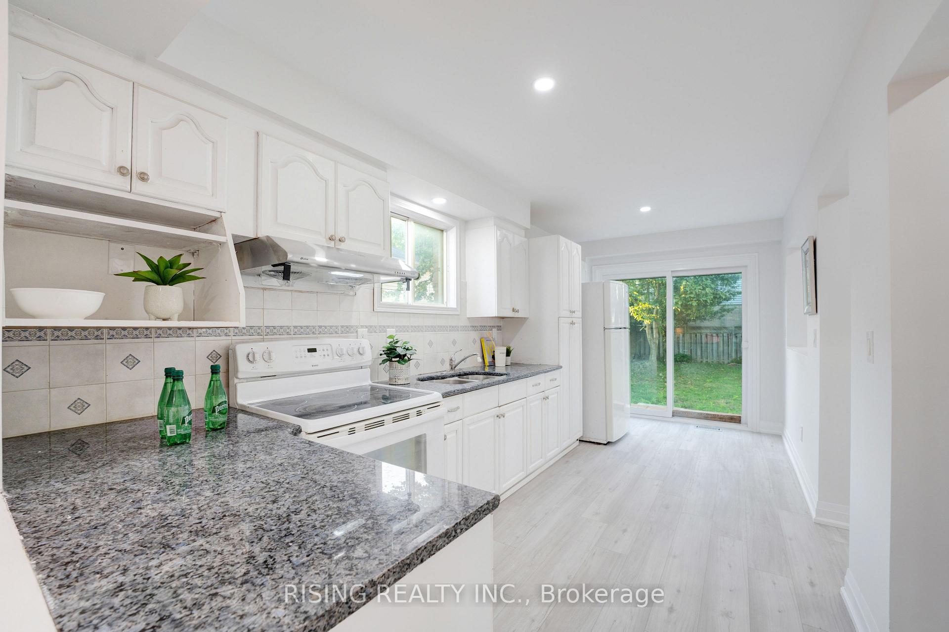 Photo 10 of 882 Renaissance Drive, Oshawa, Lakeview — HOMEH