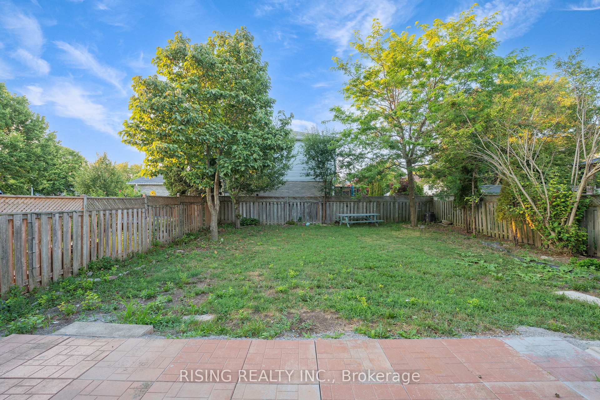 Photo 35 of 882 Renaissance Drive, Oshawa, Lakeview — HOMEH