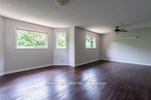 Photo 23 of 94 Lewis Drive, Orillia — HOMEH