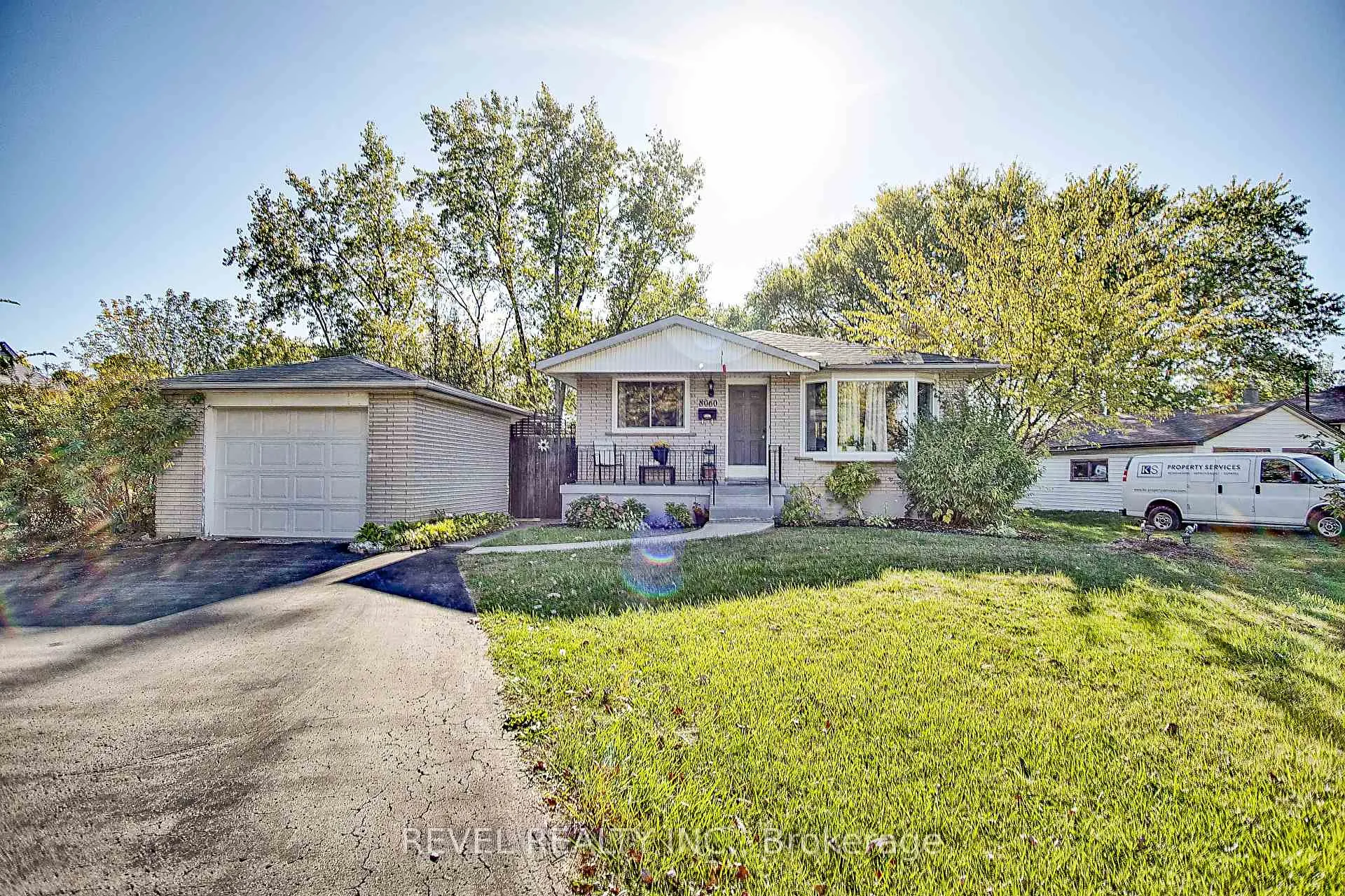Front of 8060 Beaverdams Road N