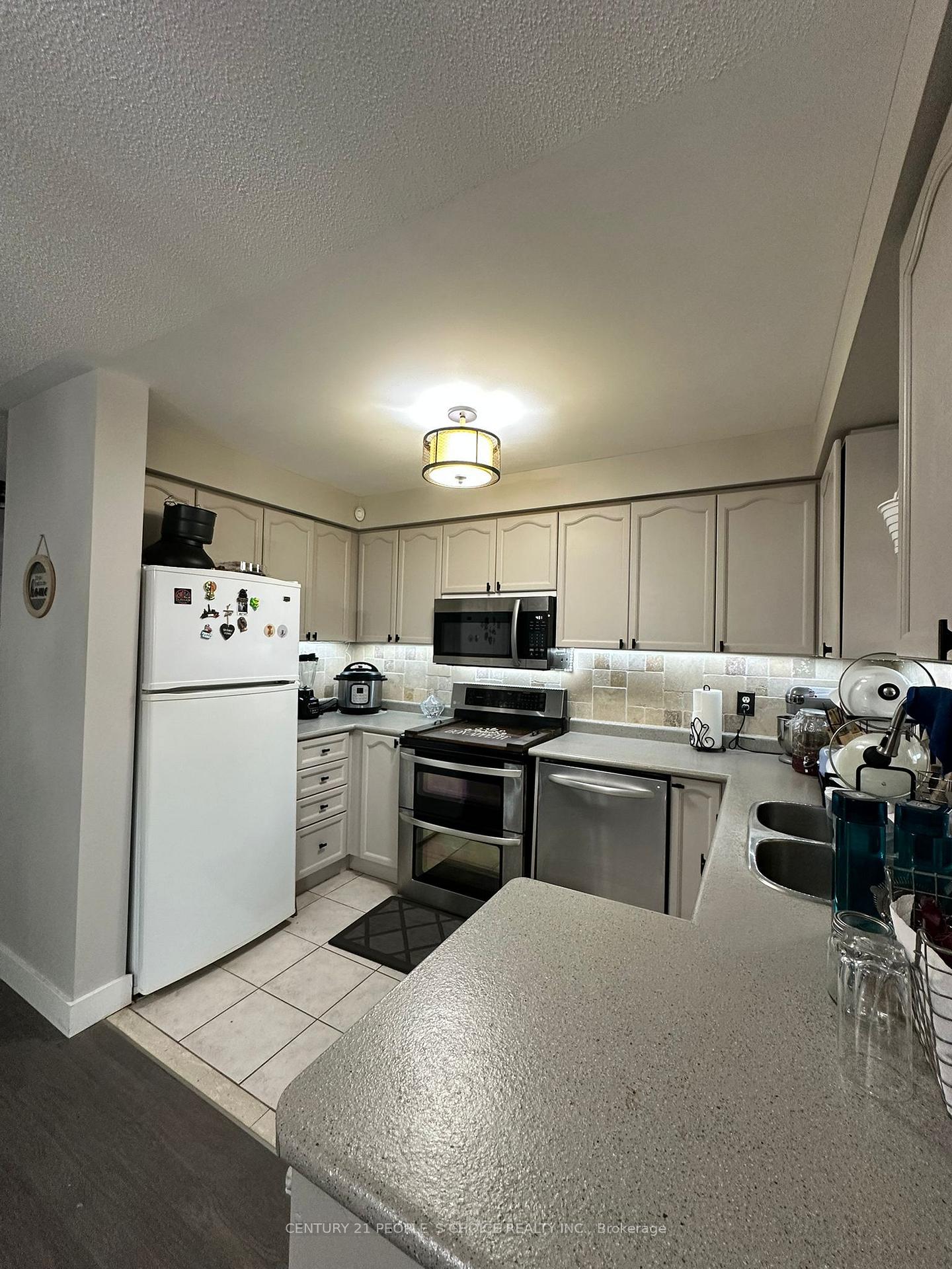 Photo 5 of 76 Cottingham Crescent, Oshawa, Farewell — HOMEH