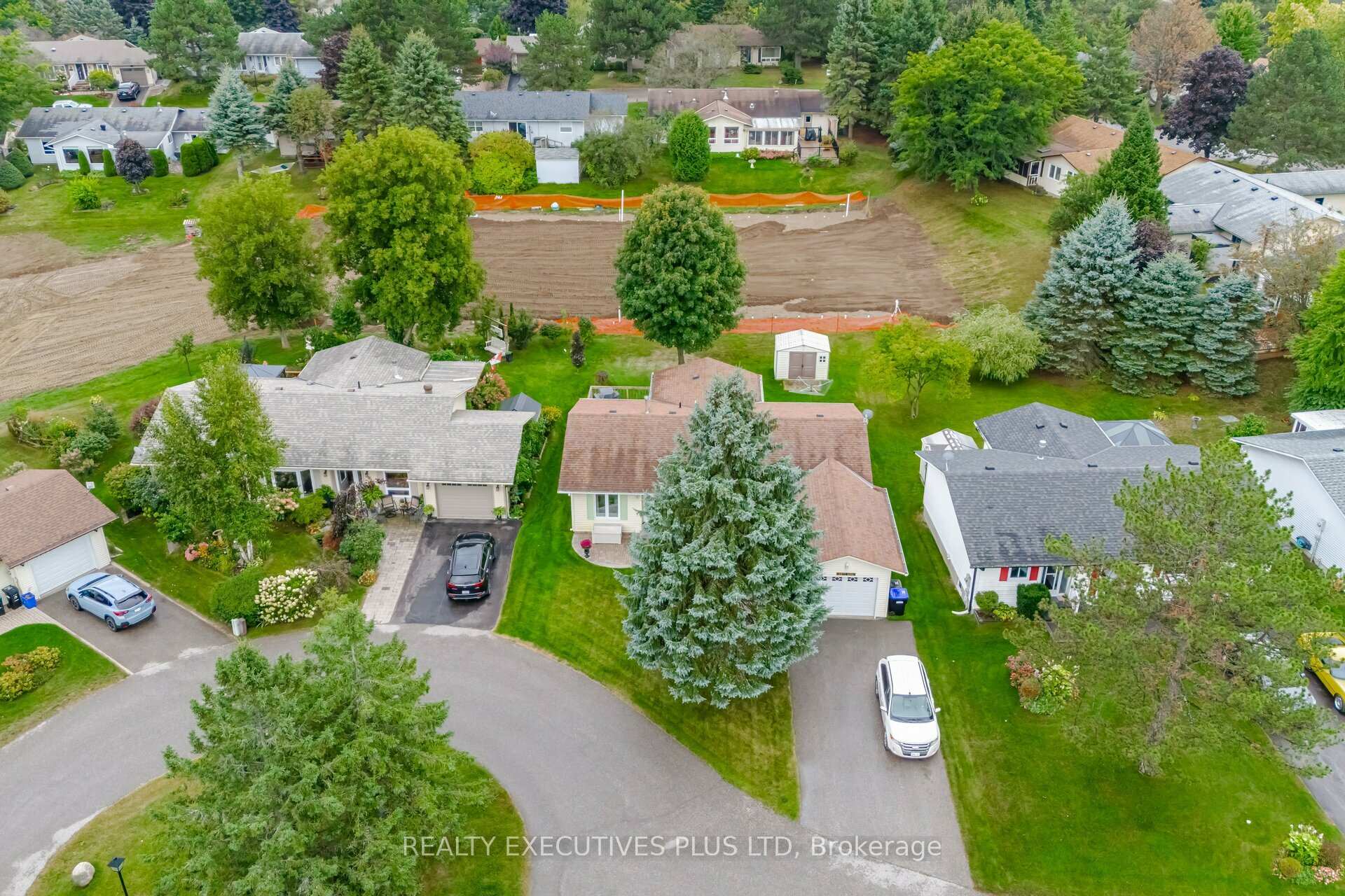 Photo 2 of 7 Hickory Court, New Tecumseth, Rural New Tecumseth — HOMEH