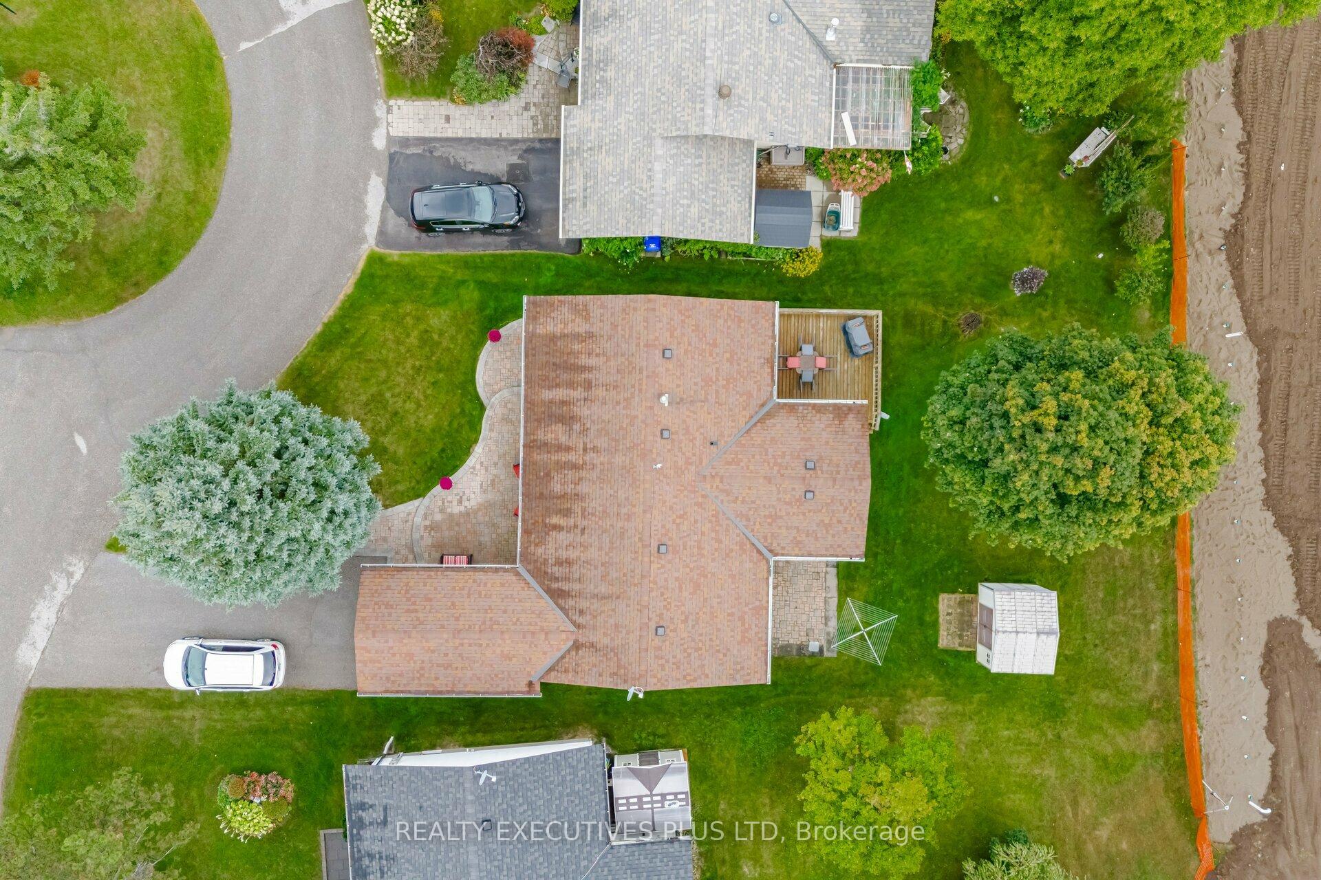 Photo 3 of 7 Hickory Court, New Tecumseth, Rural New Tecumseth — HOMEH