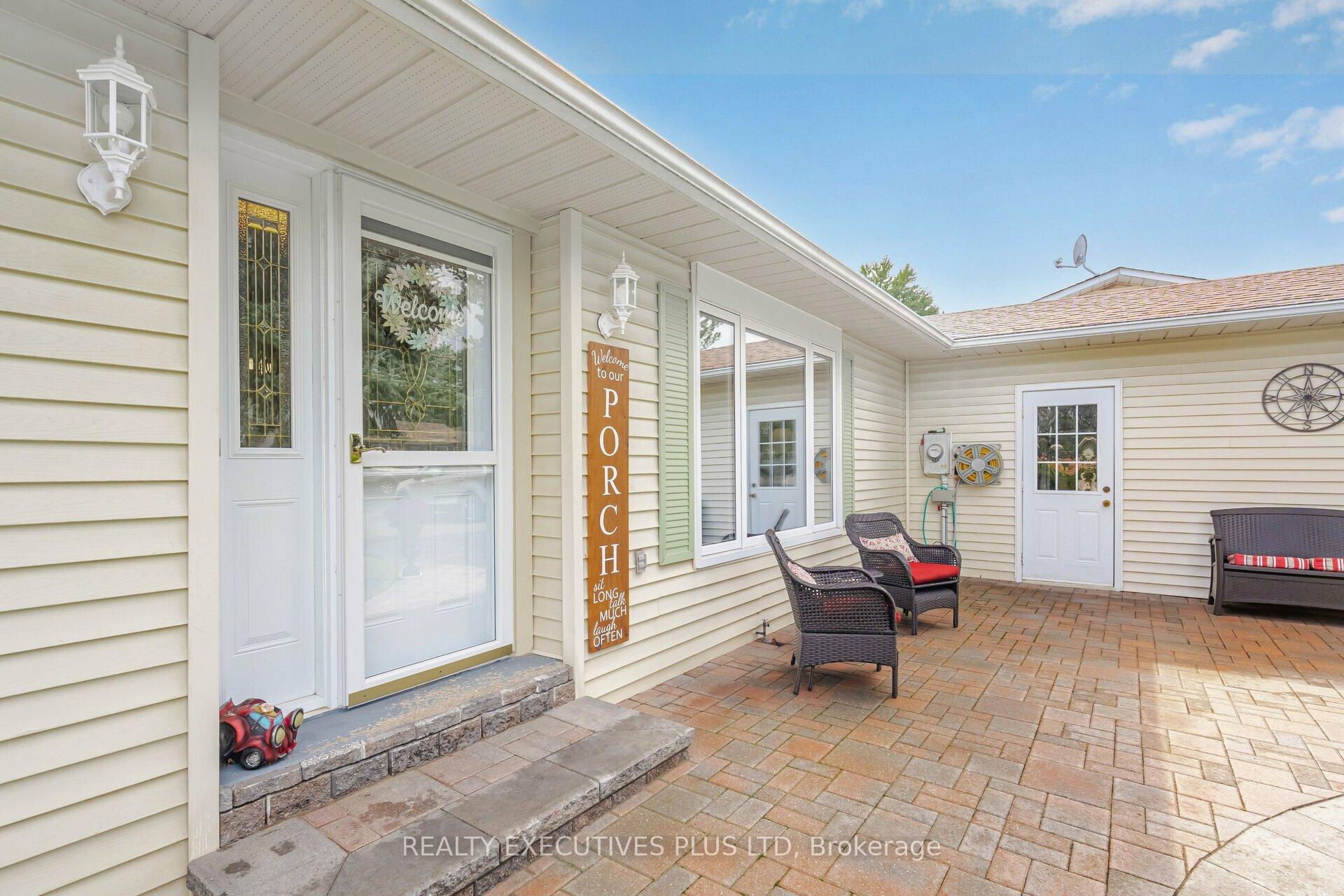 Photo 8 of 7 Hickory Court, New Tecumseth, Rural New Tecumseth — HOMEH