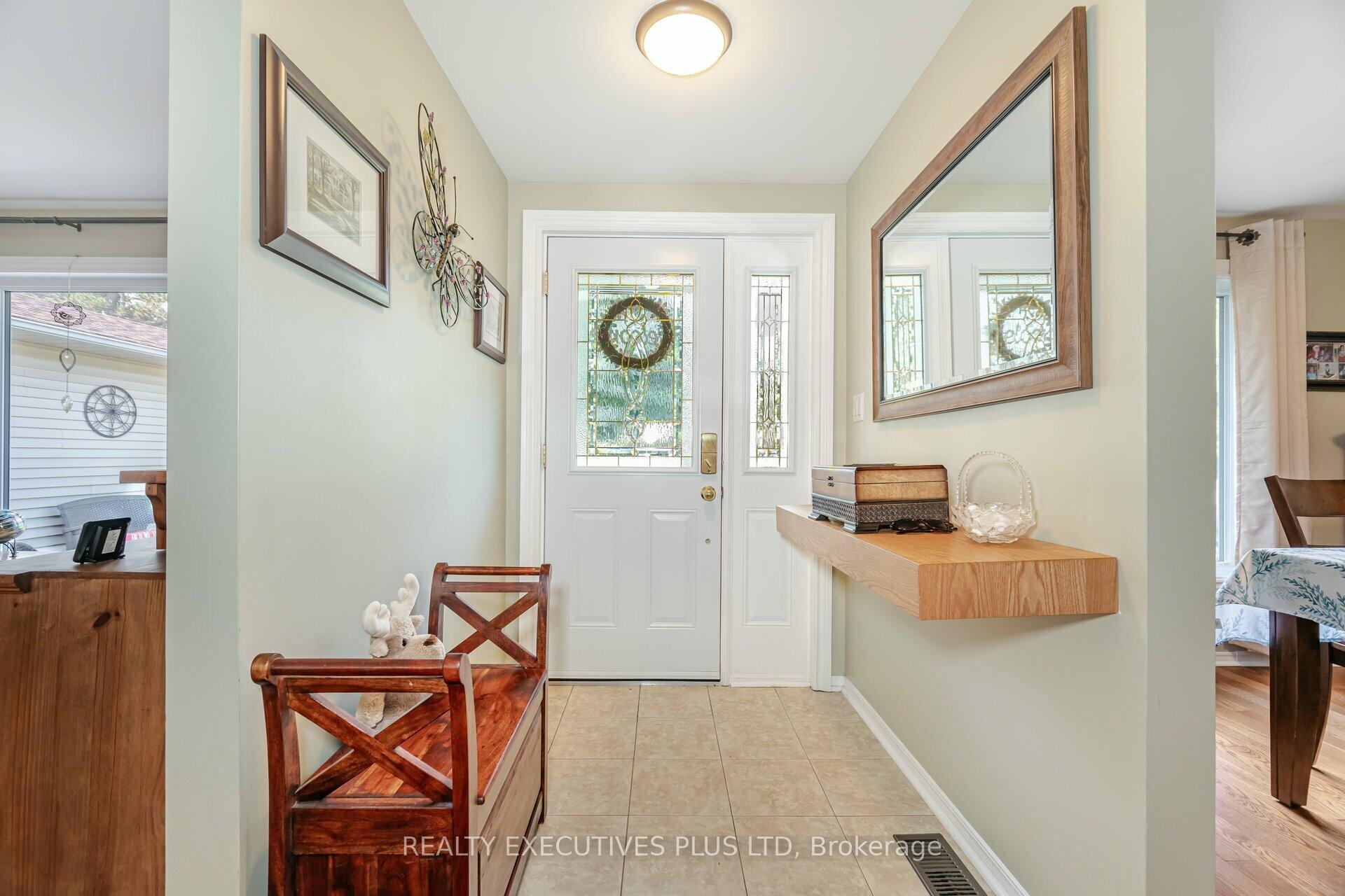 Photo 9 of 7 Hickory Court, New Tecumseth, Rural New Tecumseth — HOMEH