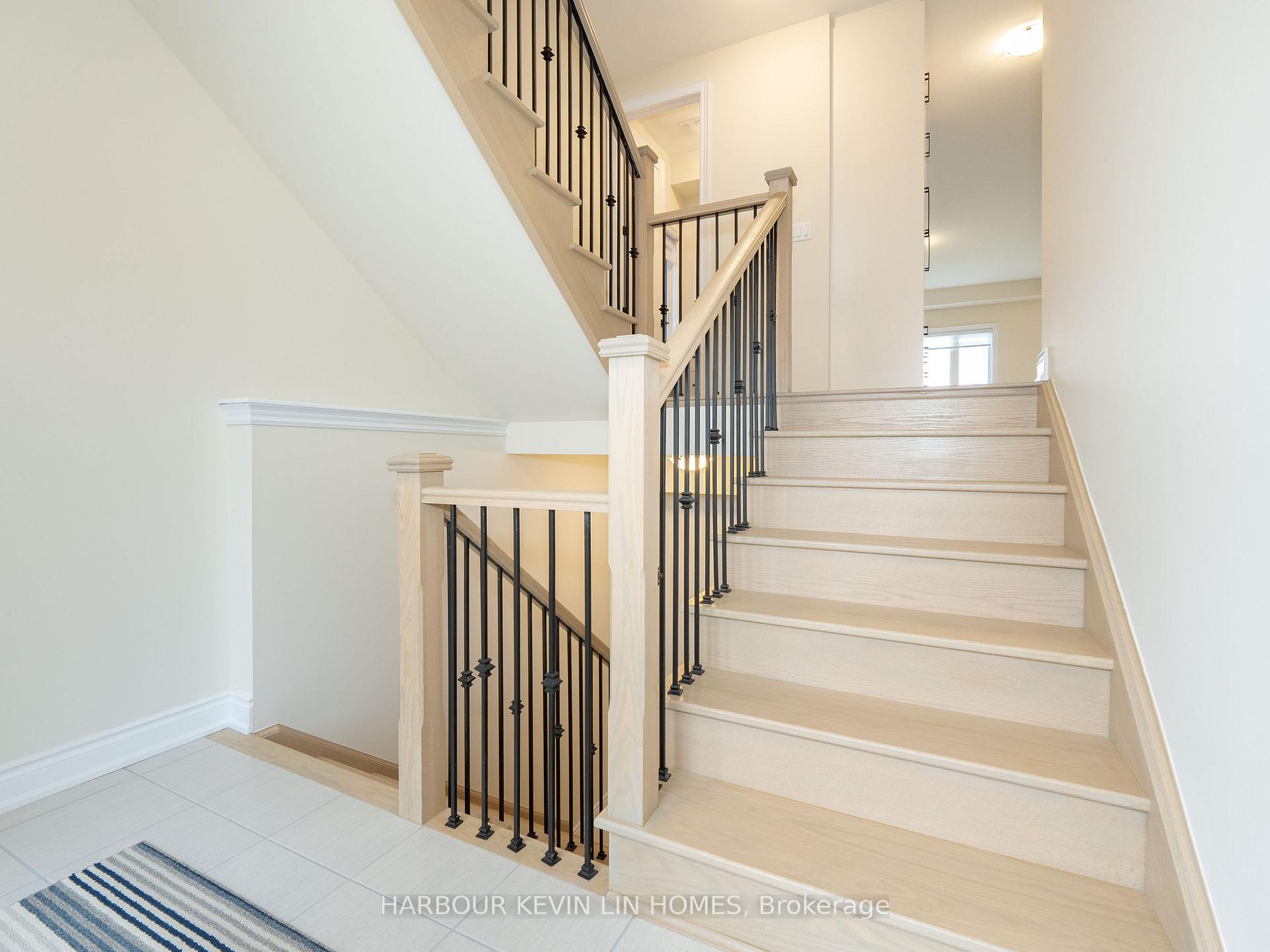 Photo 5 of 18 Janes Crescent, New Tecumseth, Rural New Tecumseth — HOMEH