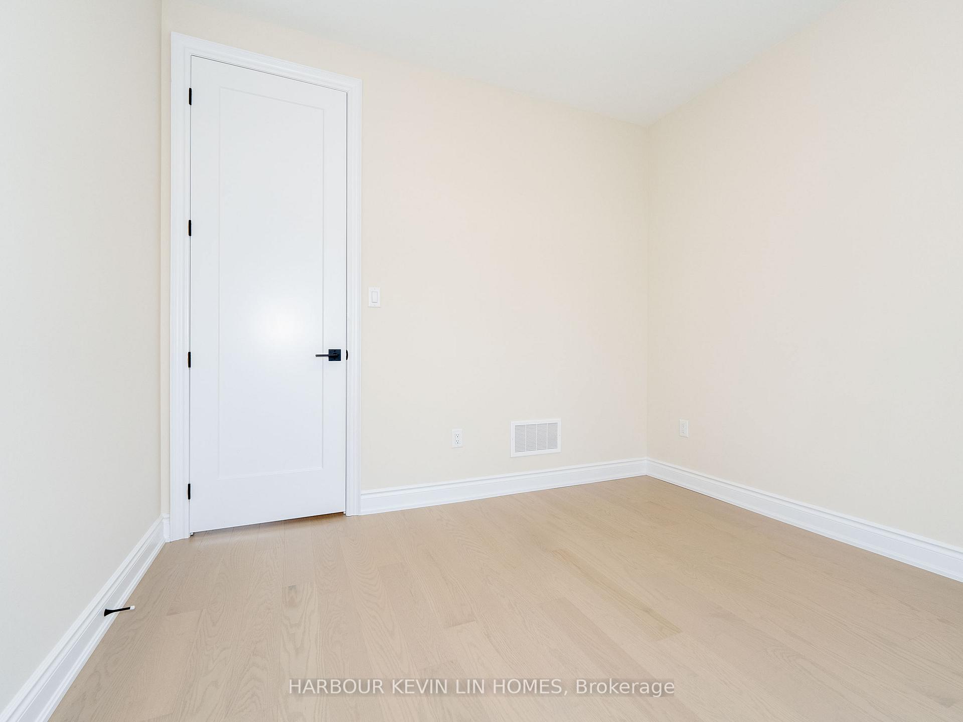 Photo 8 of 18 Janes Crescent, New Tecumseth, Rural New Tecumseth — HOMEH