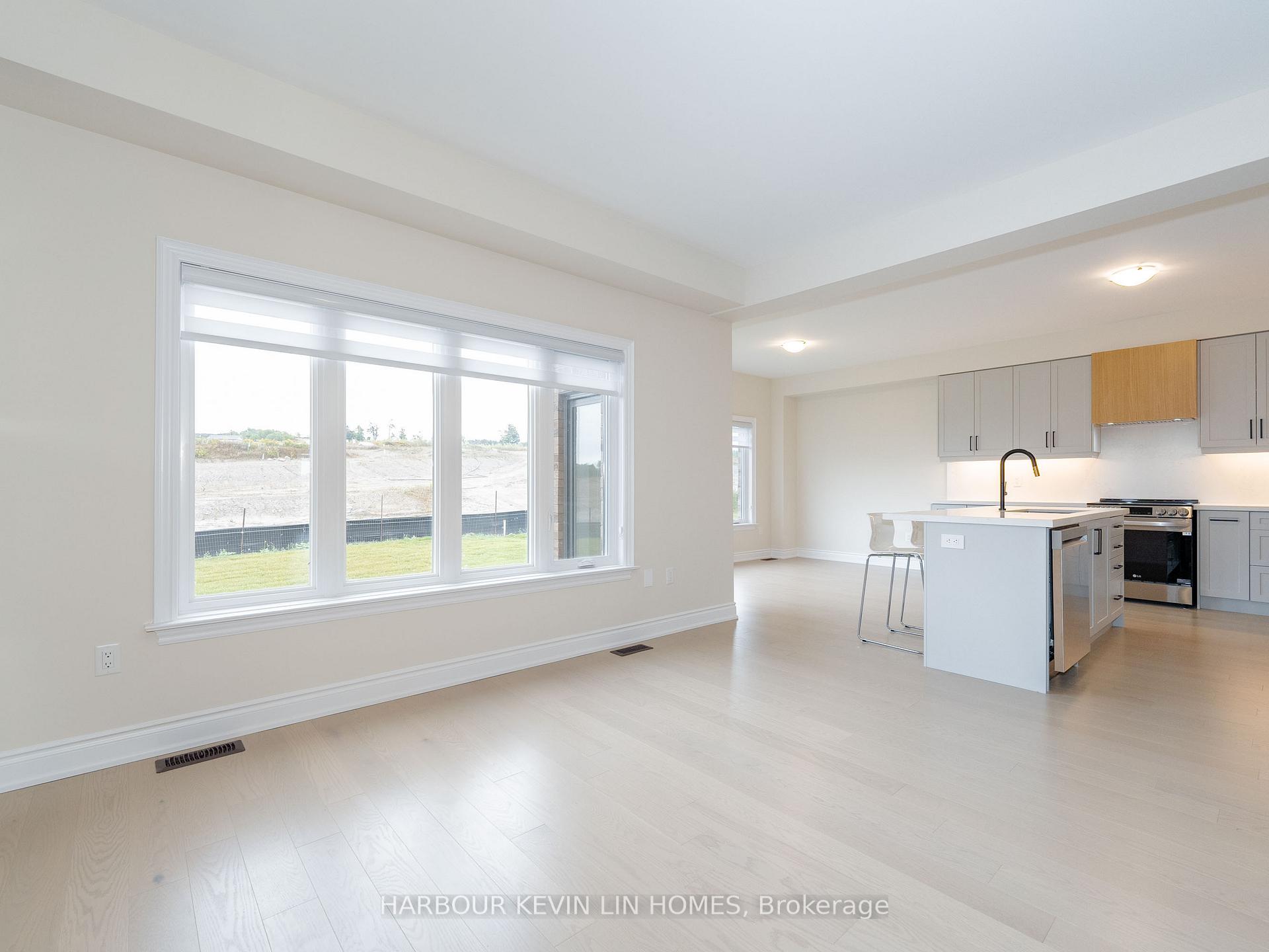 Photo 15 of 18 Janes Crescent, New Tecumseth, Rural New Tecumseth — HOMEH