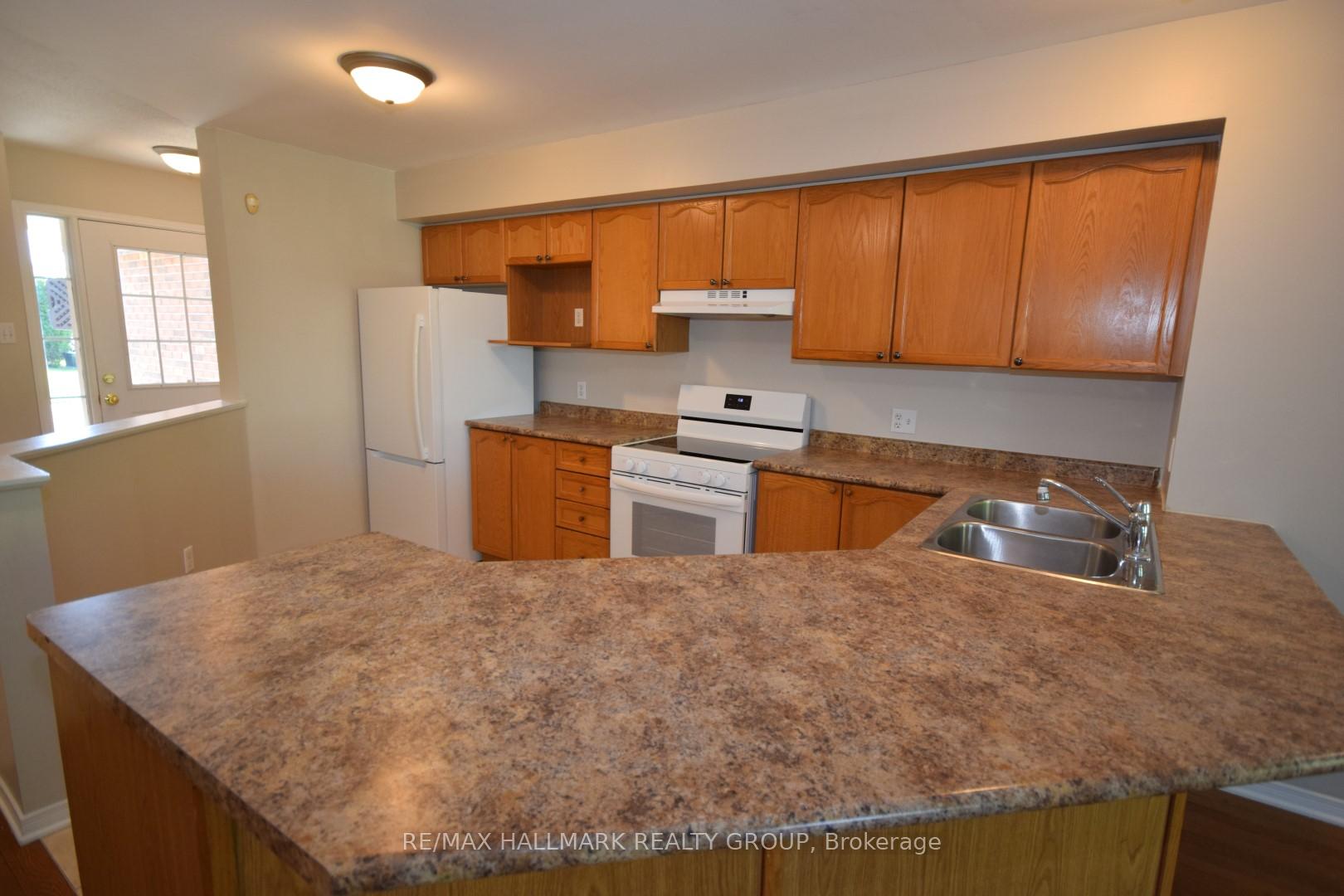 Photo 3 of 119 Topham Terrace, Ottawa, Fallingbrook/Gardenway South — HOMEH
