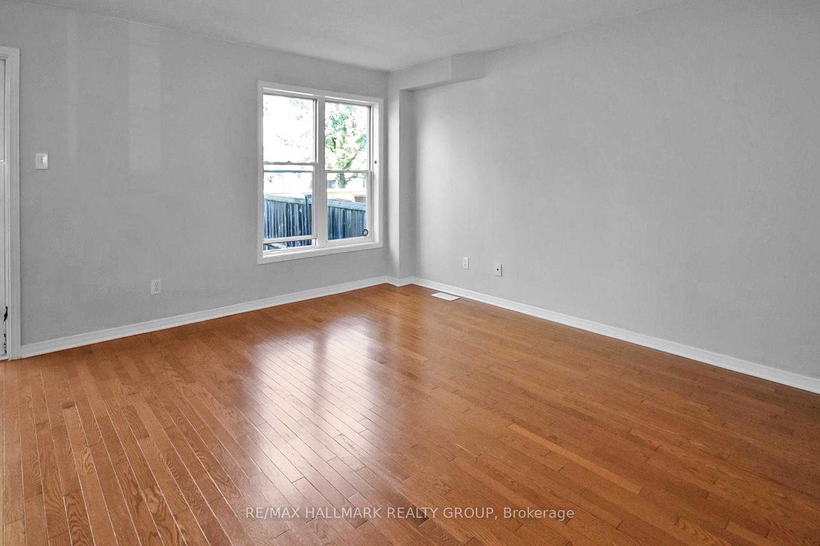 Photo 7 of 119 Topham Terrace, Ottawa, Fallingbrook/Gardenway South — HOMEH