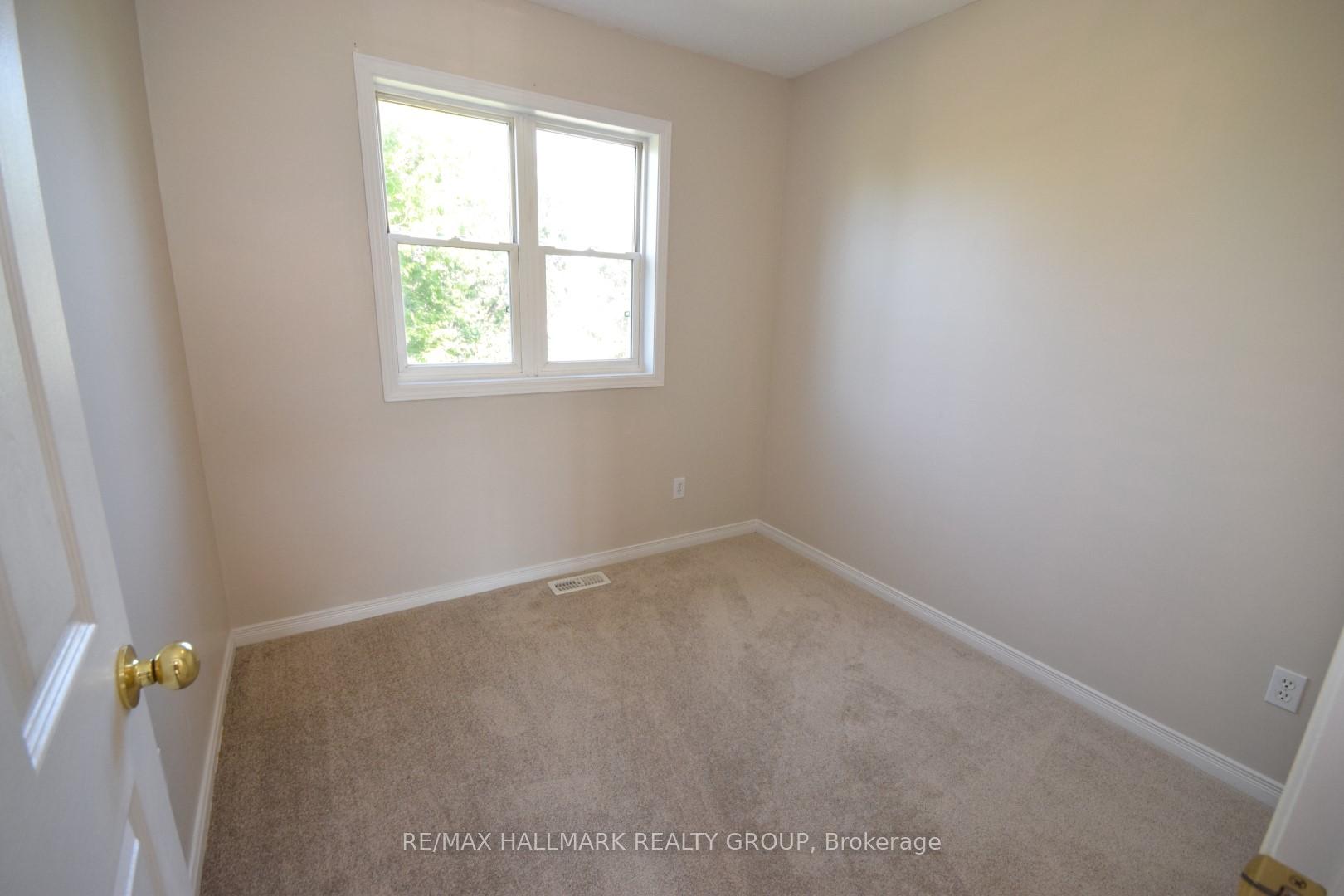 Photo 12 of 119 Topham Terrace, Ottawa, Fallingbrook/Gardenway South — HOMEH