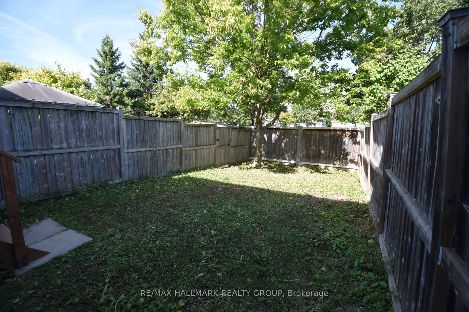 Photo 21 of 119 Topham Terrace, Ottawa, Fallingbrook/Gardenway South — HOMEH