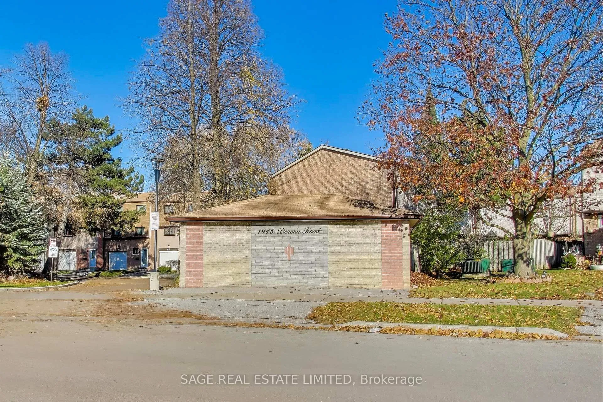 Photo 3 of Unit 32, 1945 Denmar Road, Pickering, Village East — HOMEH