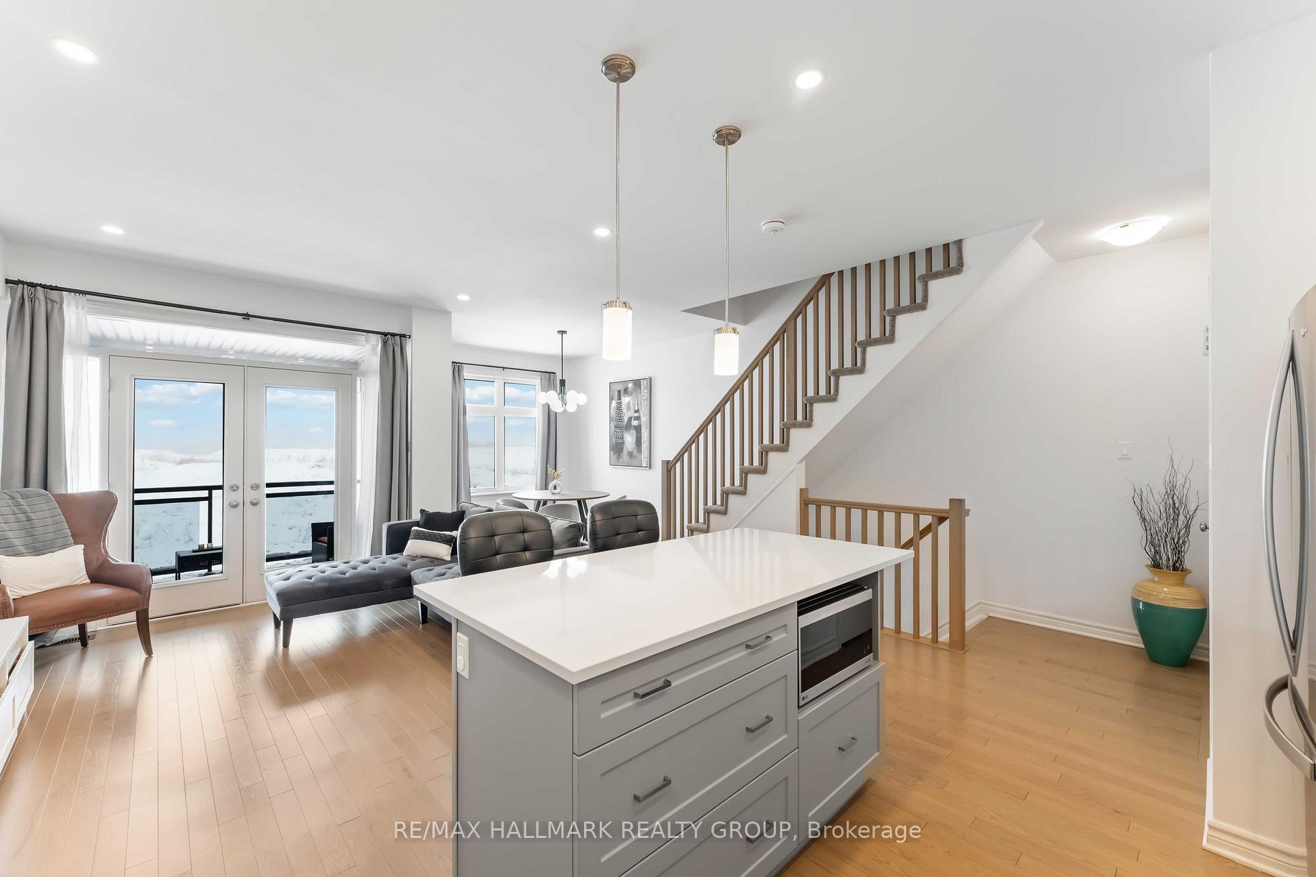 Photo 2 of 40 Verglas Lane, Ottawa, Mer Bleue/Bradley Estates/Anderson Park — HOMEH