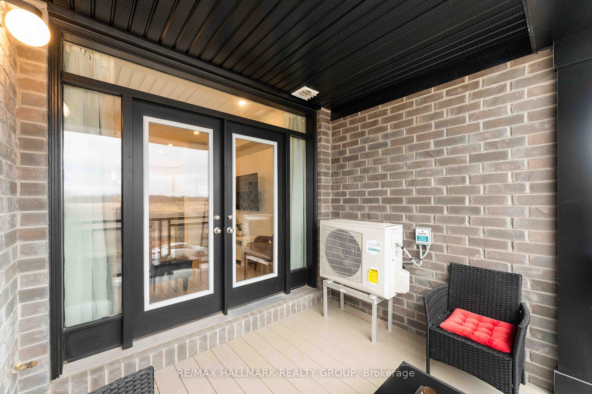 Photo 3 of 40 Verglas Lane, Ottawa, Mer Bleue/Bradley Estates/Anderson Park — HOMEH