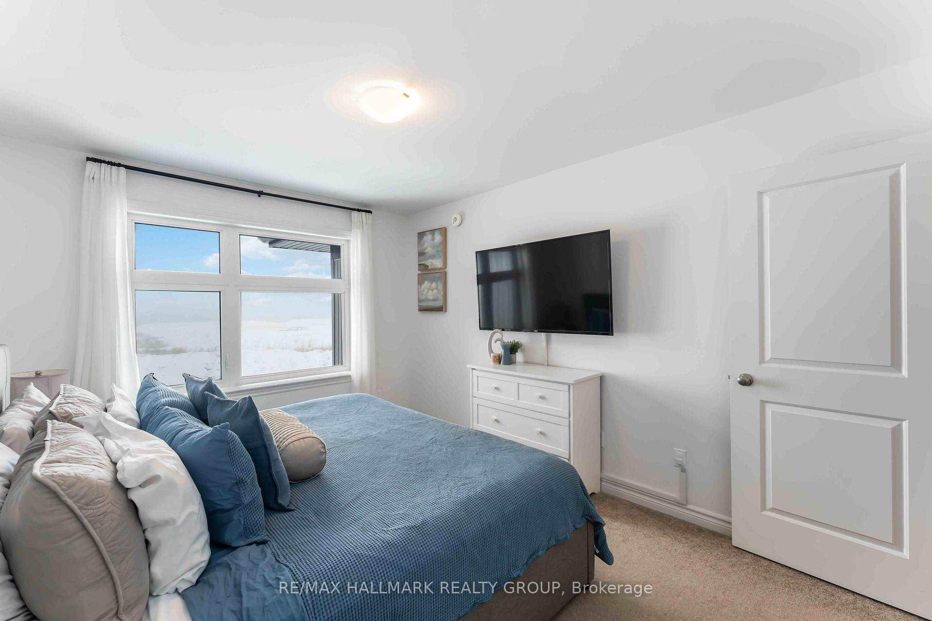 Photo 10 of 40 Verglas Lane, Ottawa, Mer Bleue/Bradley Estates/Anderson Park — HOMEH