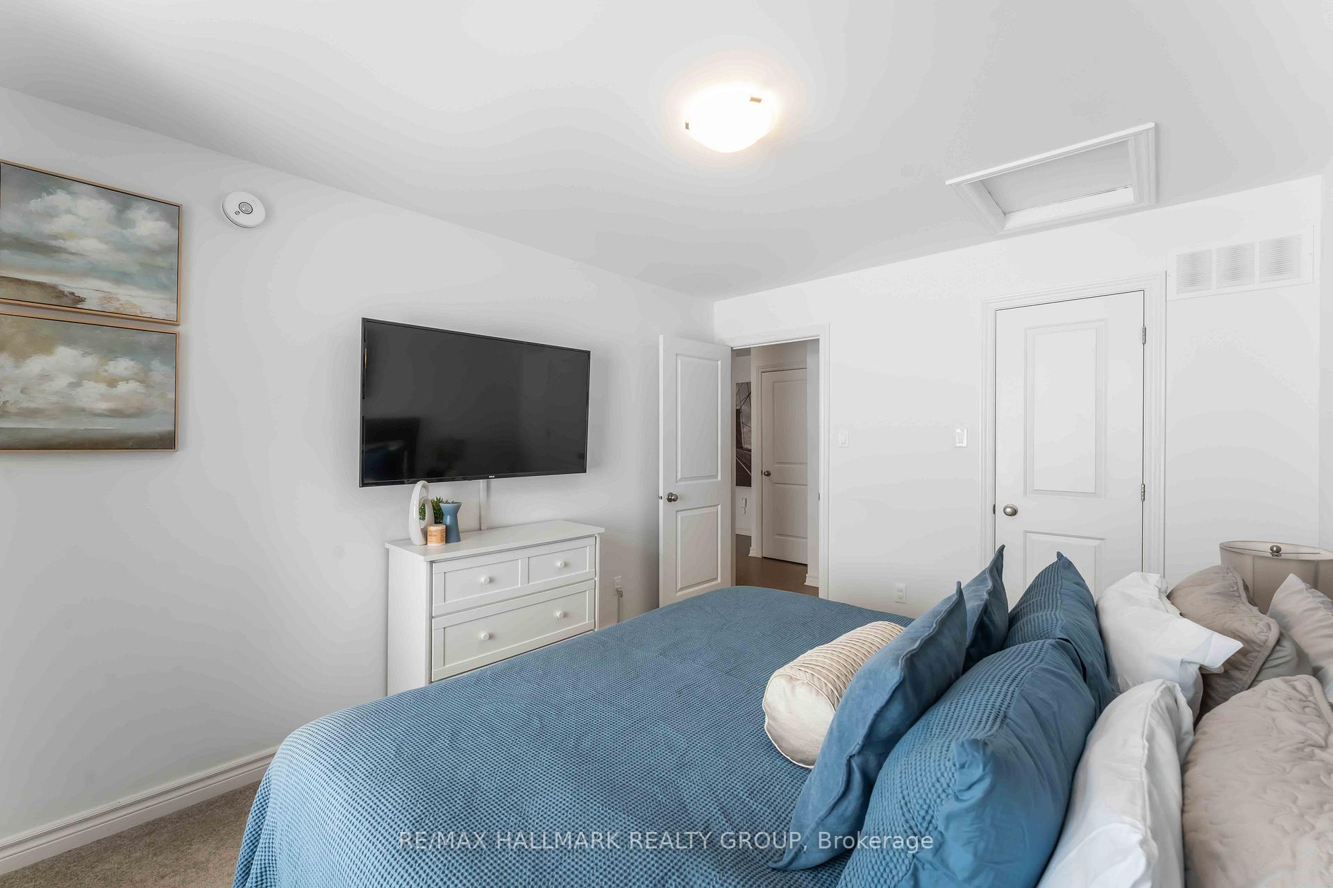 Photo 11 of 40 Verglas Lane, Ottawa, Mer Bleue/Bradley Estates/Anderson Park — HOMEH