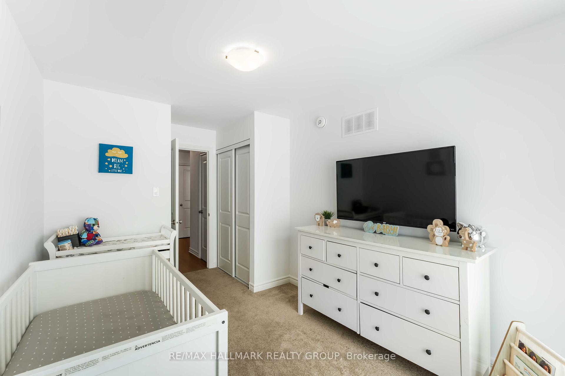 Photo 16 of 40 Verglas Lane, Ottawa, Mer Bleue/Bradley Estates/Anderson Park — HOMEH