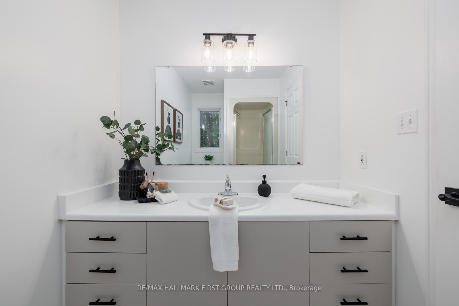 Photo 19 of 255 Gibbons Street, Oshawa, McLaughlin — HOMEH