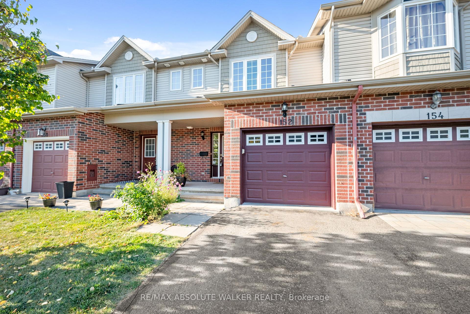 Photo 2 of 152 Challenge Crescent, Ottawa, Springridge/East Village — HOMEH
