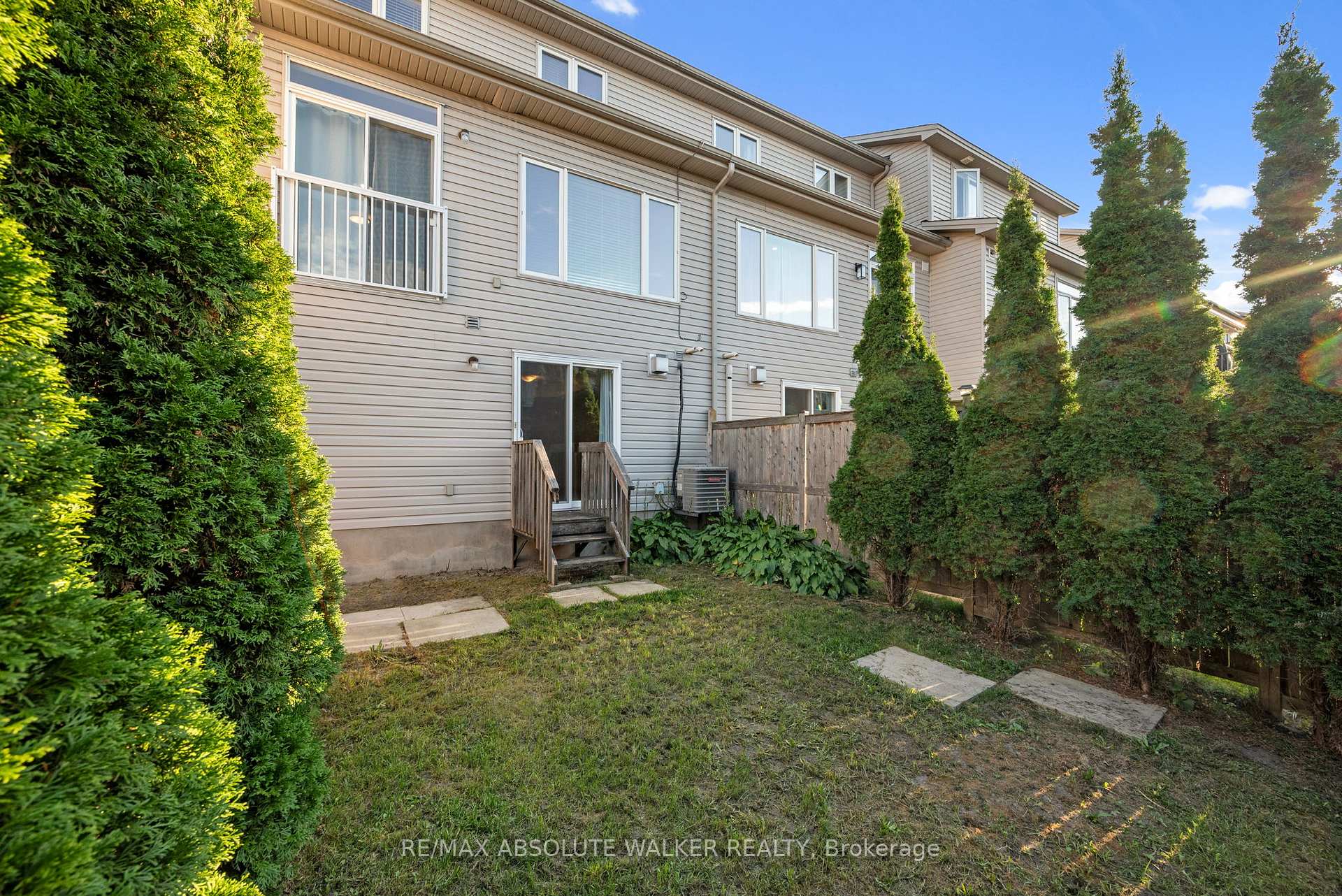 Photo 40 of 152 Challenge Crescent, Ottawa, Springridge/East Village — HOMEH