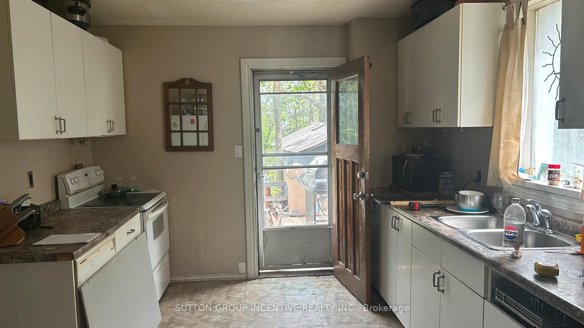Photo 4 of 245 Barrie Road, Orillia — HOMEH
