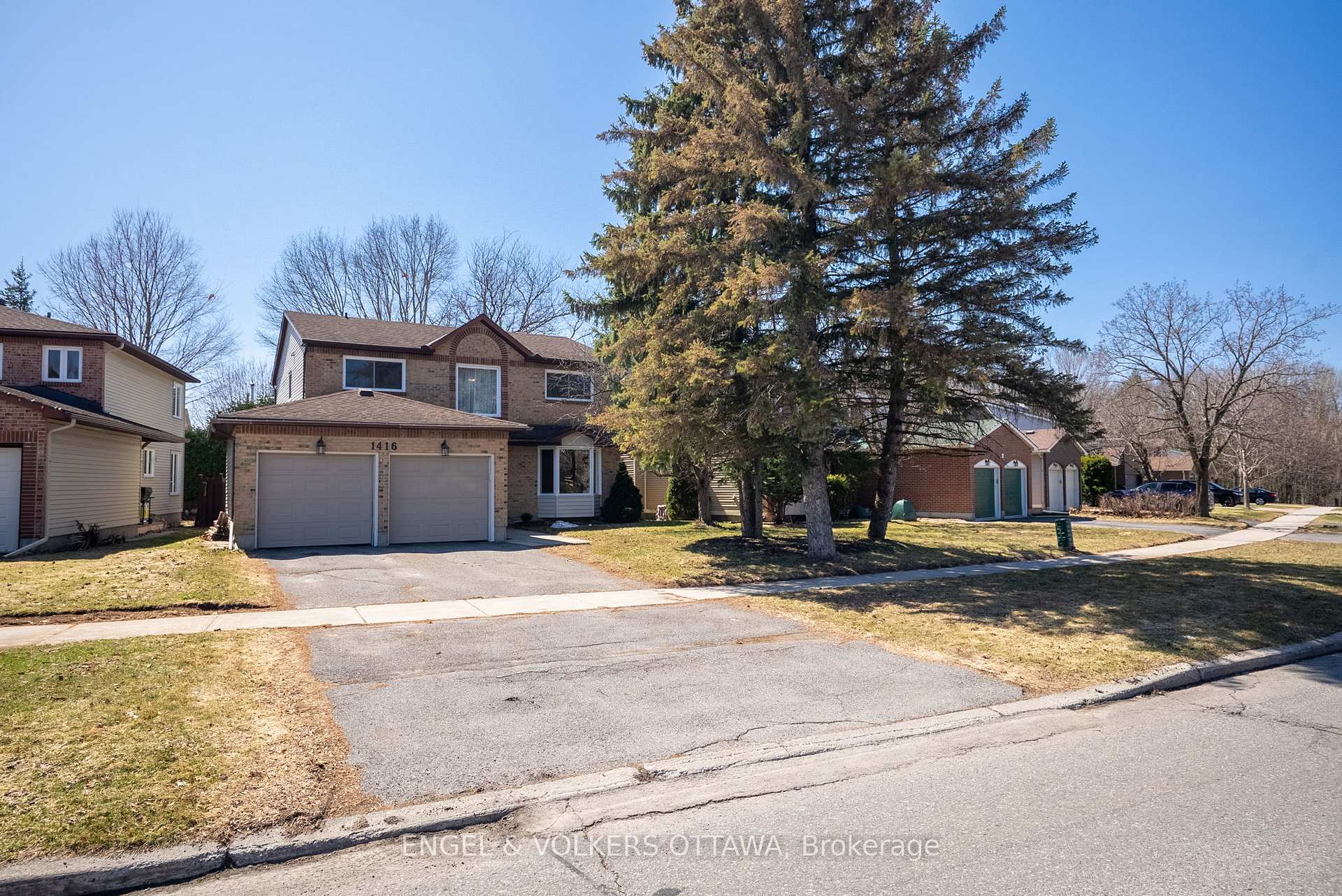 Photo 3 of 1416 Forest Valley Drive S, Ottawa, Chapel Hill — HOMEH