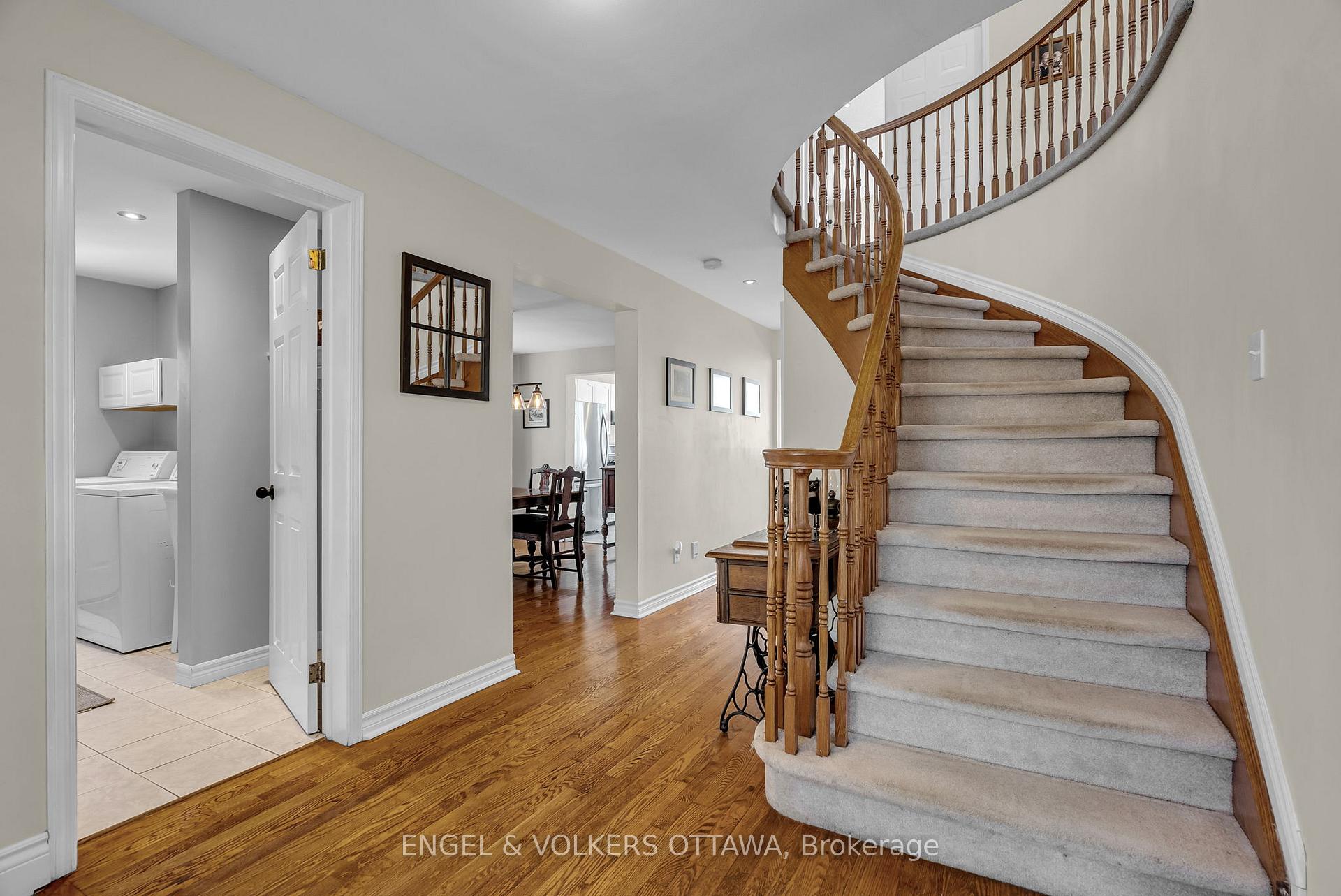 Photo 6 of 1416 Forest Valley Drive S, Ottawa, Chapel Hill — HOMEH