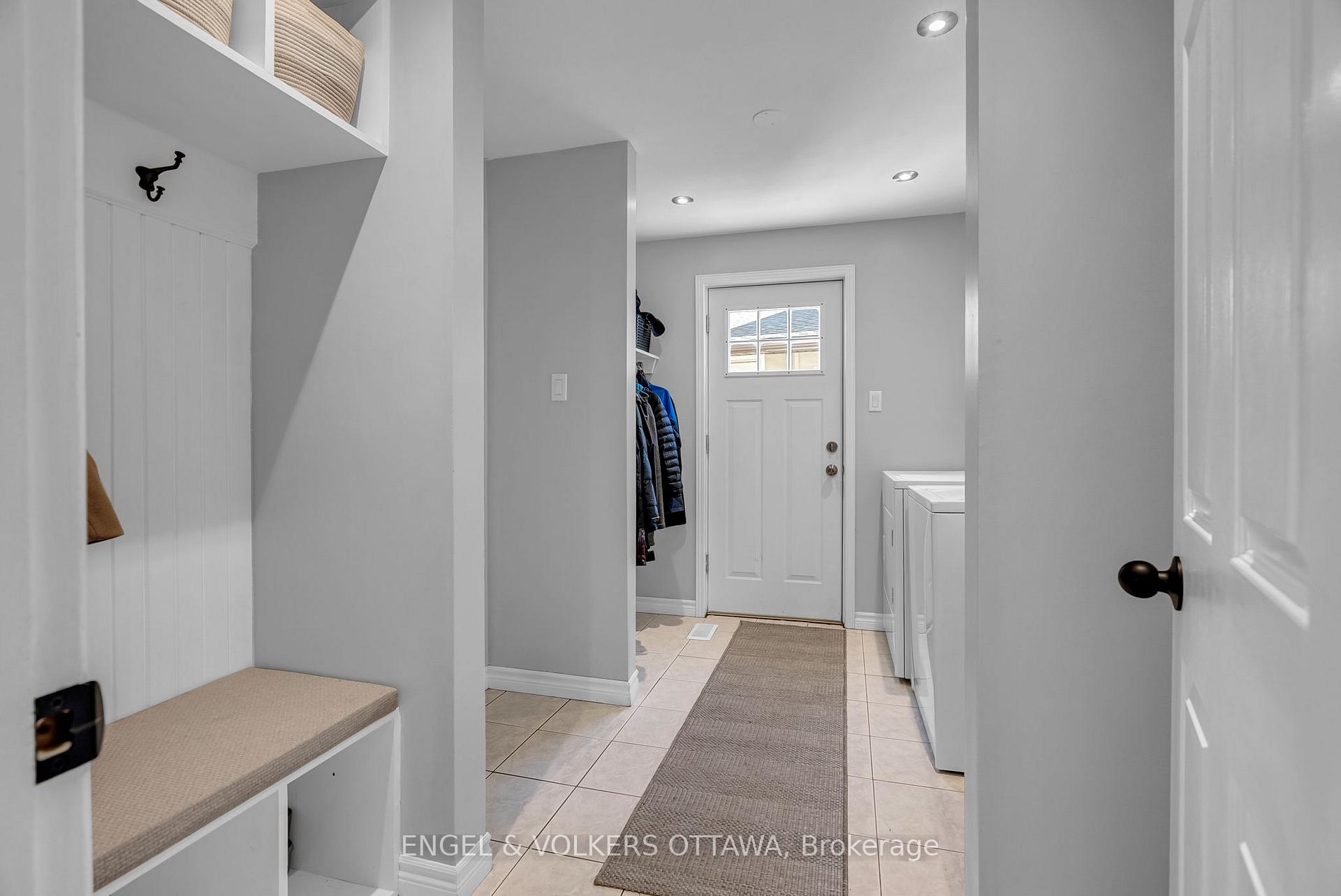Photo 7 of 1416 Forest Valley Drive S, Ottawa, Chapel Hill — HOMEH