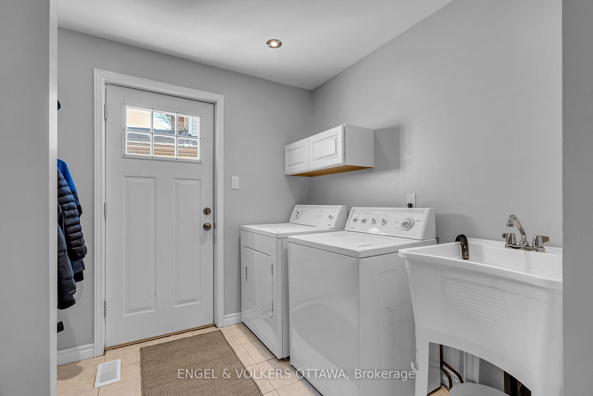 Photo 8 of 1416 Forest Valley Drive S, Ottawa, Chapel Hill — HOMEH