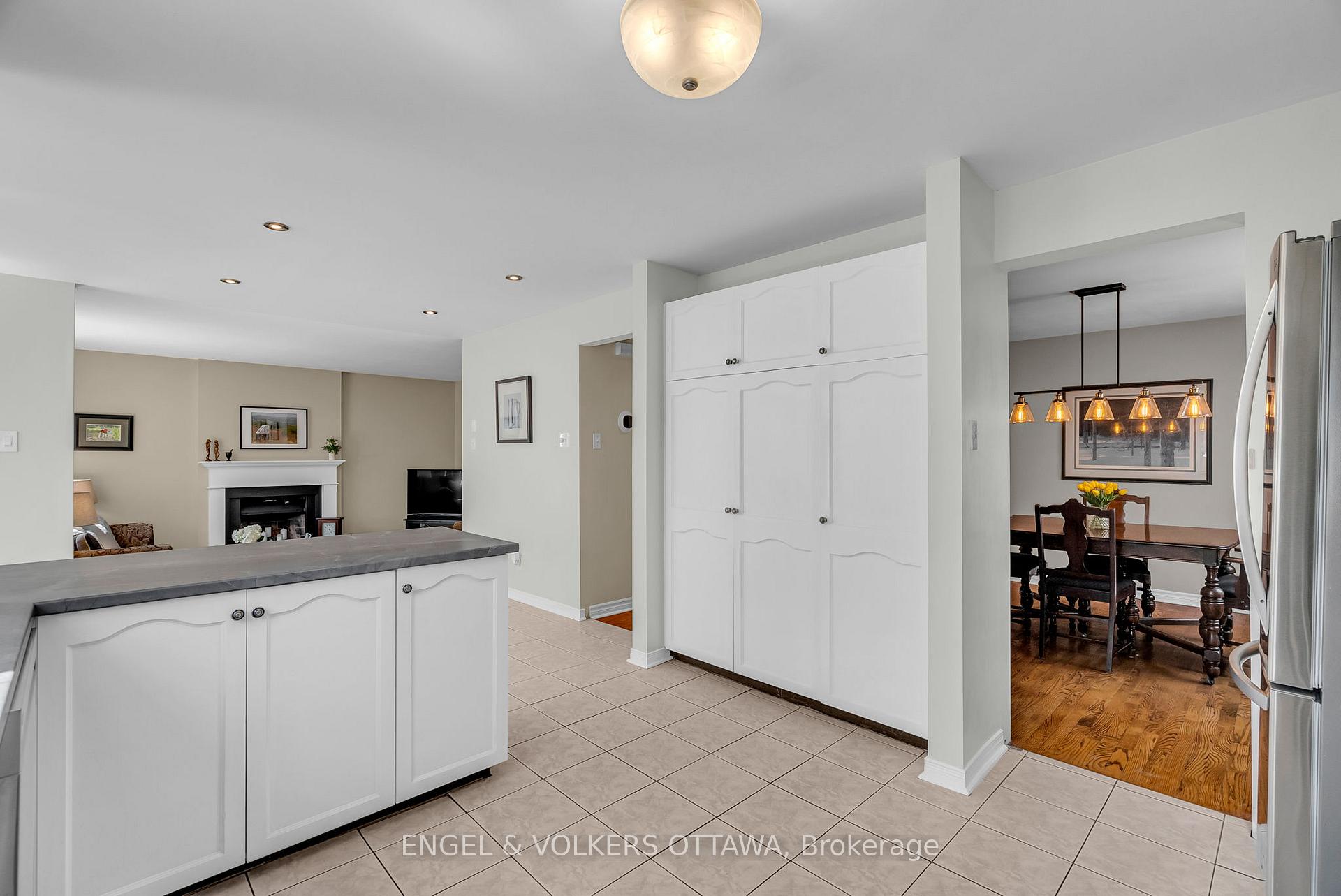 Photo 15 of 1416 Forest Valley Drive S, Ottawa, Chapel Hill — HOMEH