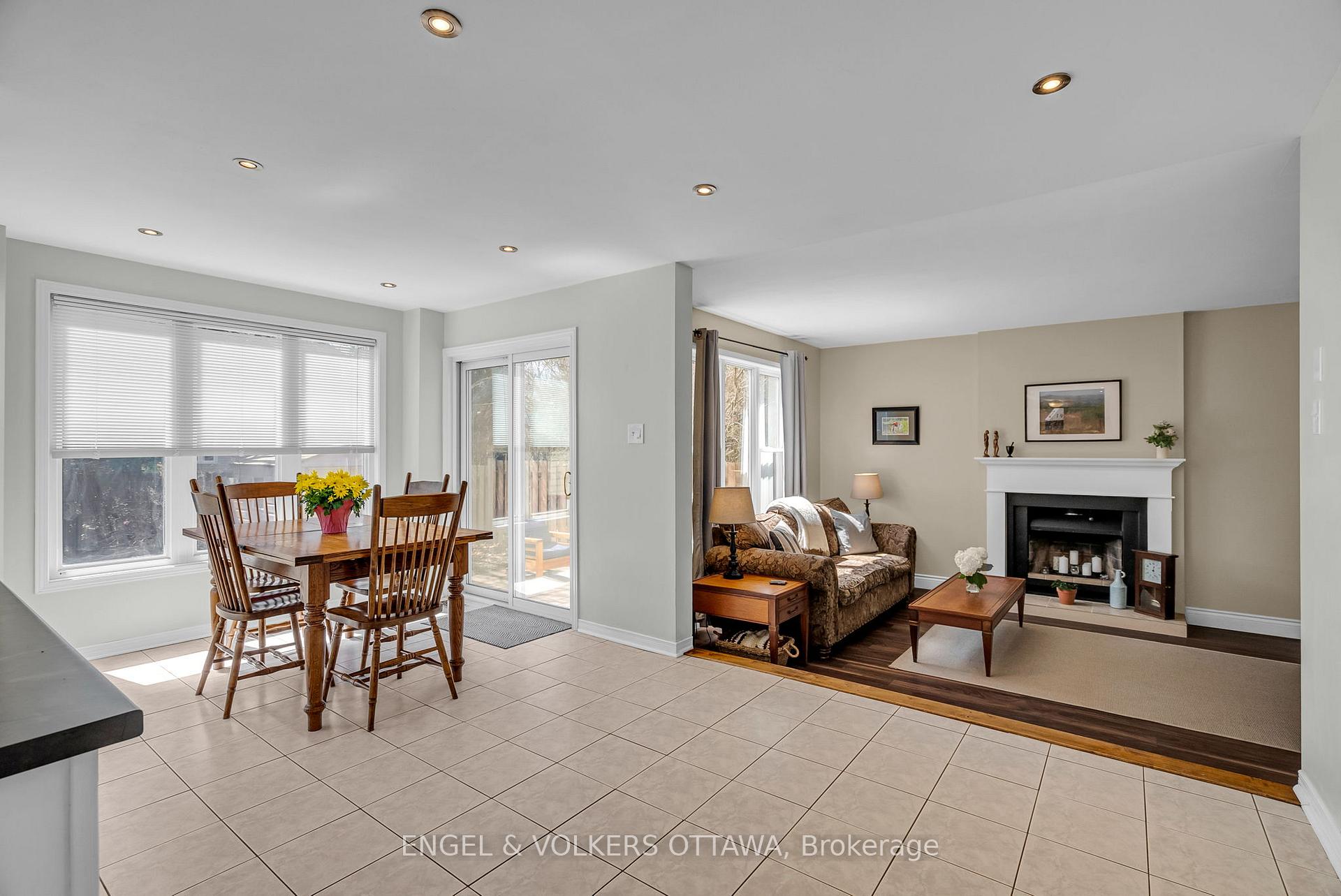 Photo 17 of 1416 Forest Valley Drive S, Ottawa, Chapel Hill — HOMEH