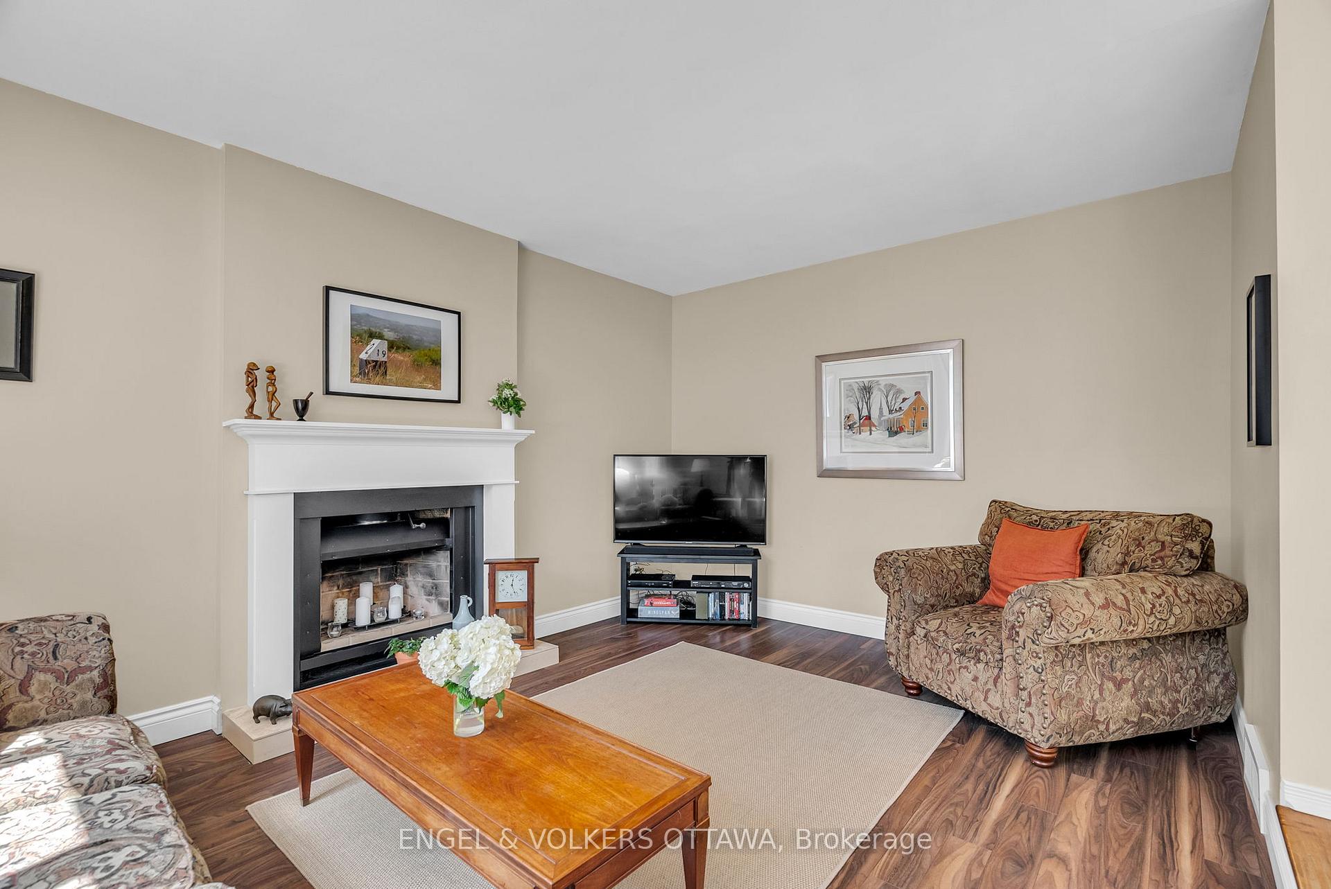 Photo 19 of 1416 Forest Valley Drive S, Ottawa, Chapel Hill — HOMEH