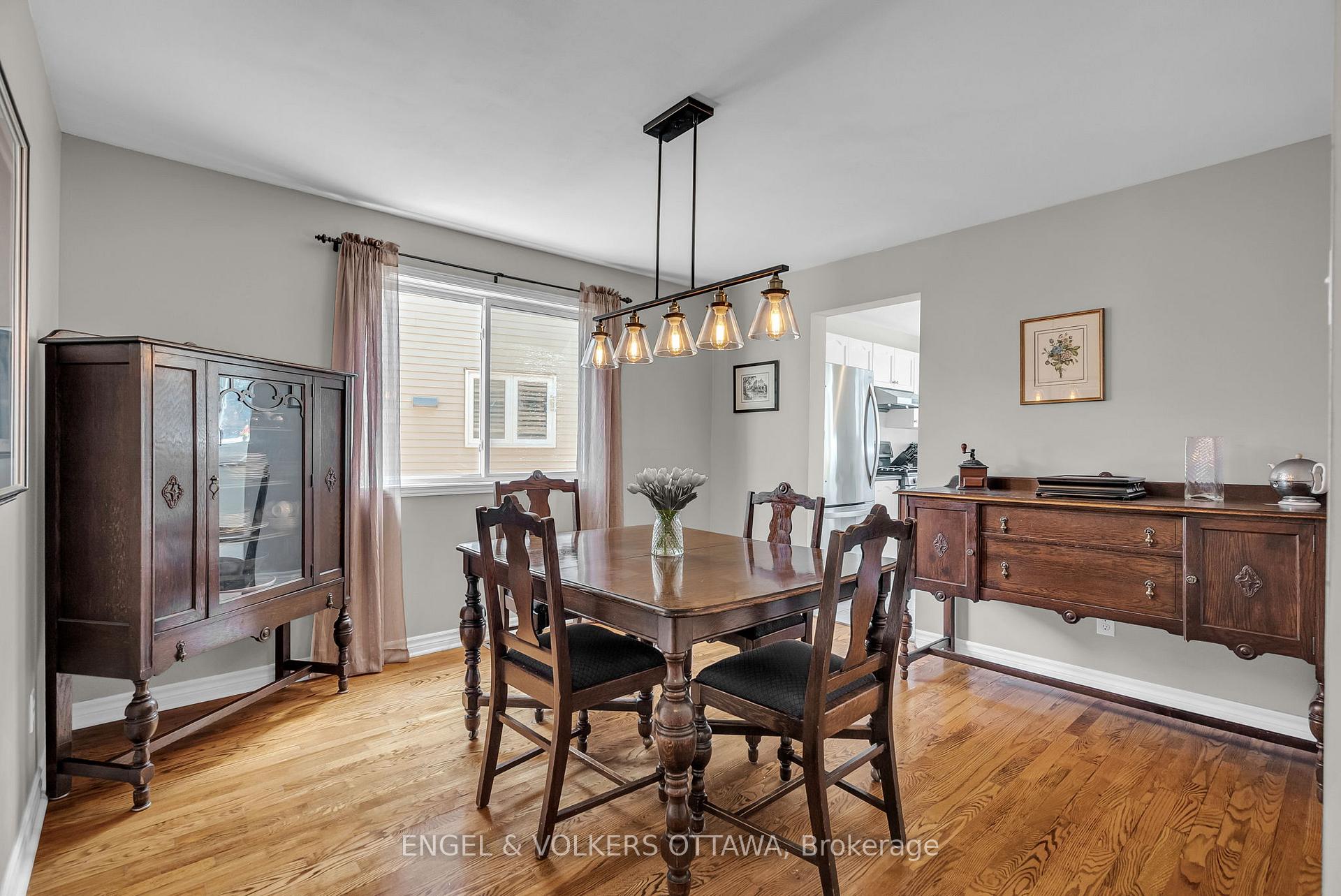 Photo 22 of 1416 Forest Valley Drive S, Ottawa, Chapel Hill — HOMEH