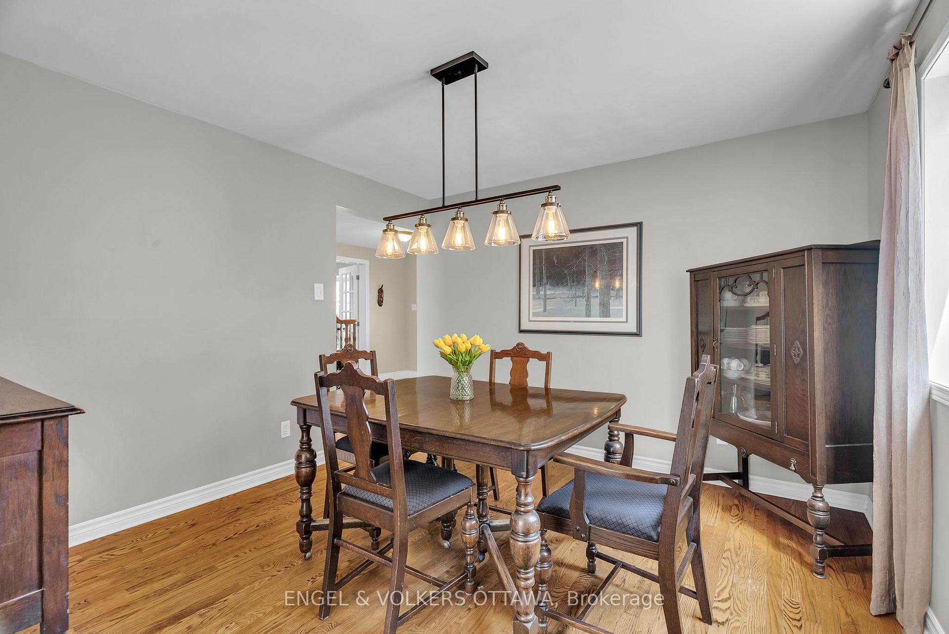 Photo 23 of 1416 Forest Valley Drive S, Ottawa, Chapel Hill — HOMEH
