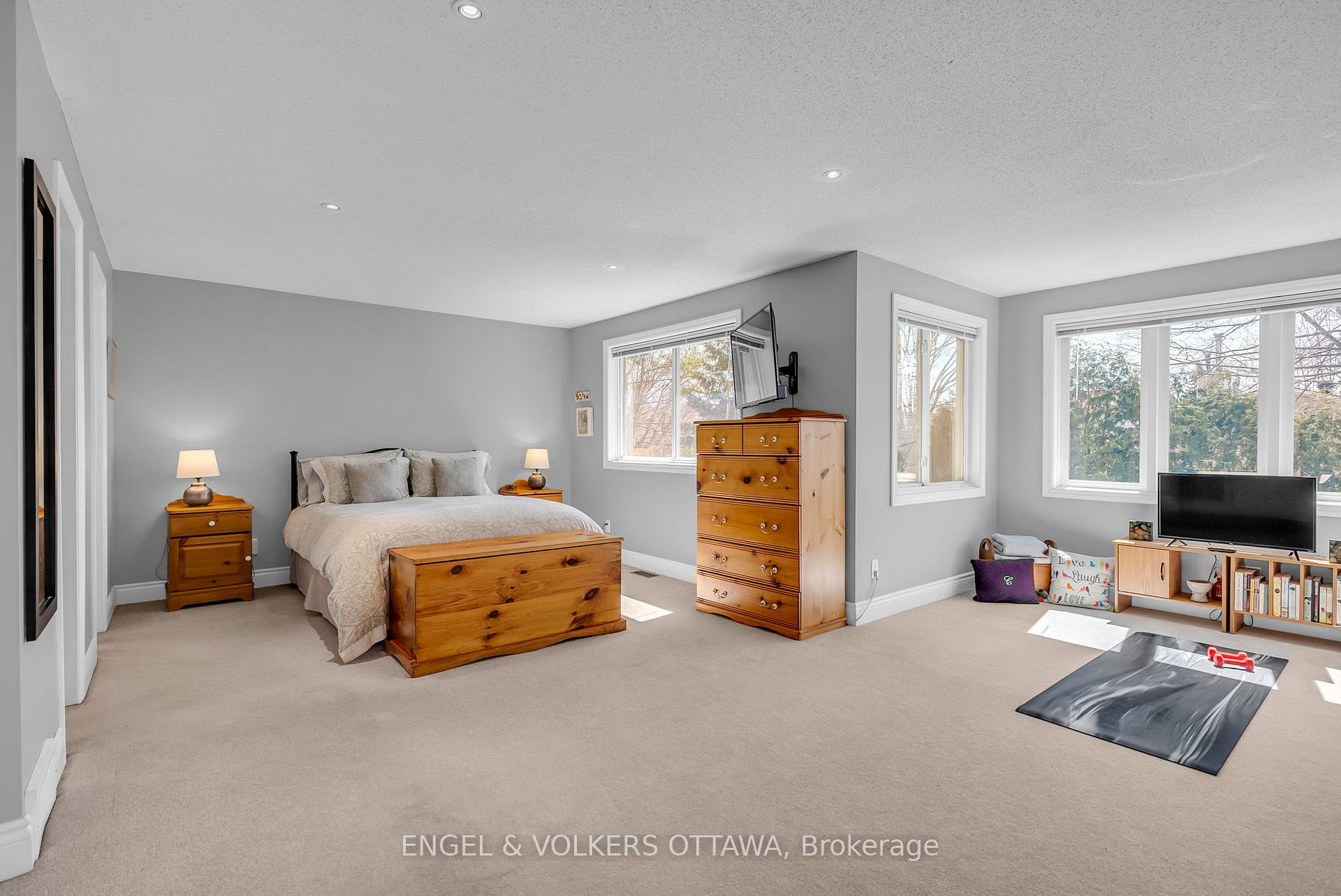 Photo 28 of 1416 Forest Valley Drive S, Ottawa, Chapel Hill — HOMEH