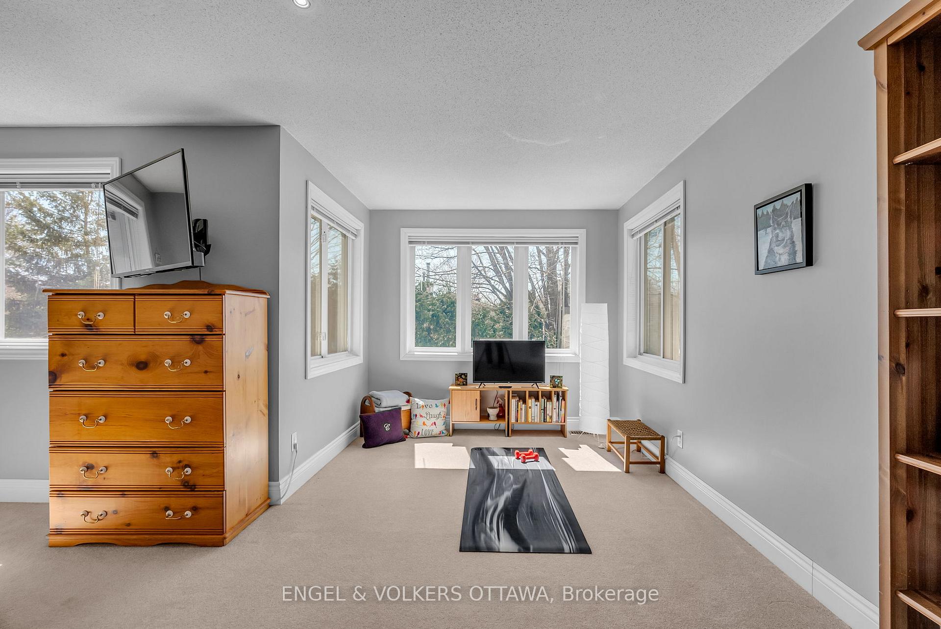 Photo 29 of 1416 Forest Valley Drive S, Ottawa, Chapel Hill — HOMEH