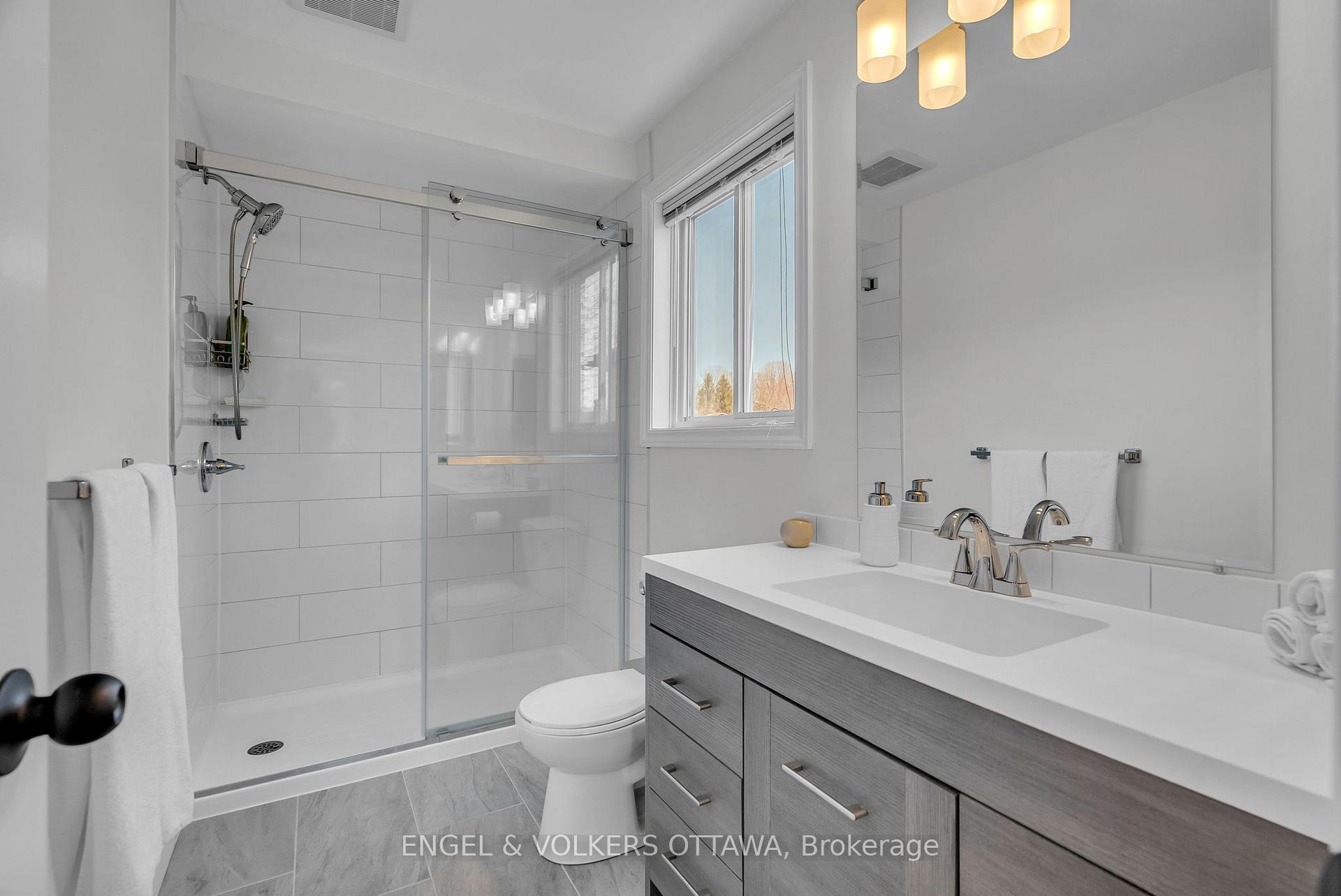 Photo 32 of 1416 Forest Valley Drive S, Ottawa, Chapel Hill — HOMEH