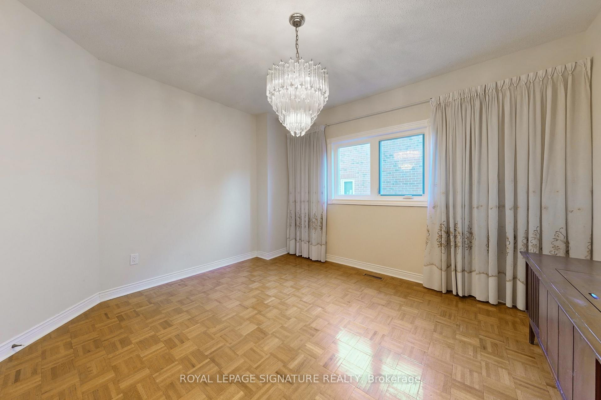 Photo 8 of 91 Captain Francis Drive, Markham, Buttonville — HOMEH