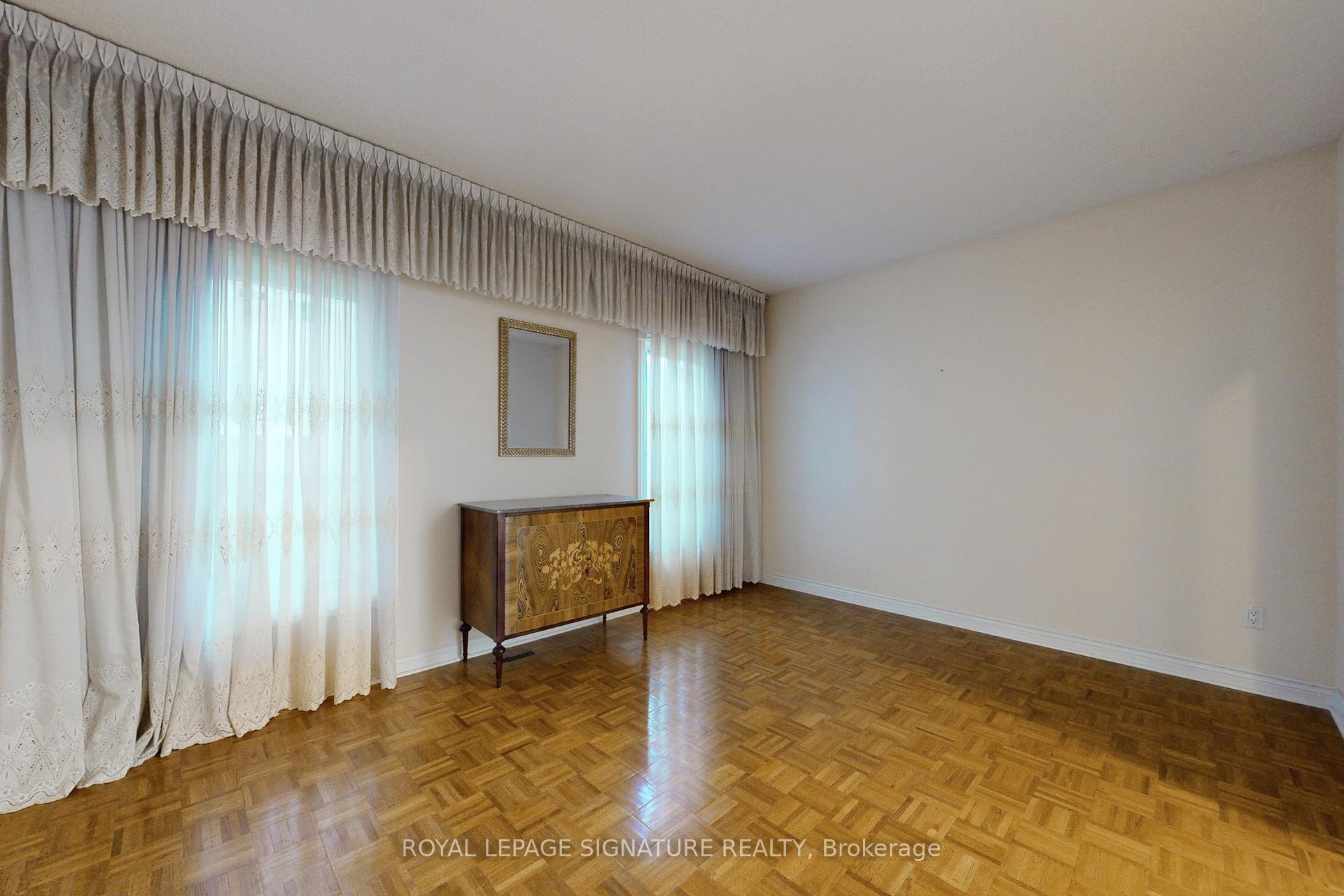 Photo 13 of 91 Captain Francis Drive, Markham, Buttonville — HOMEH