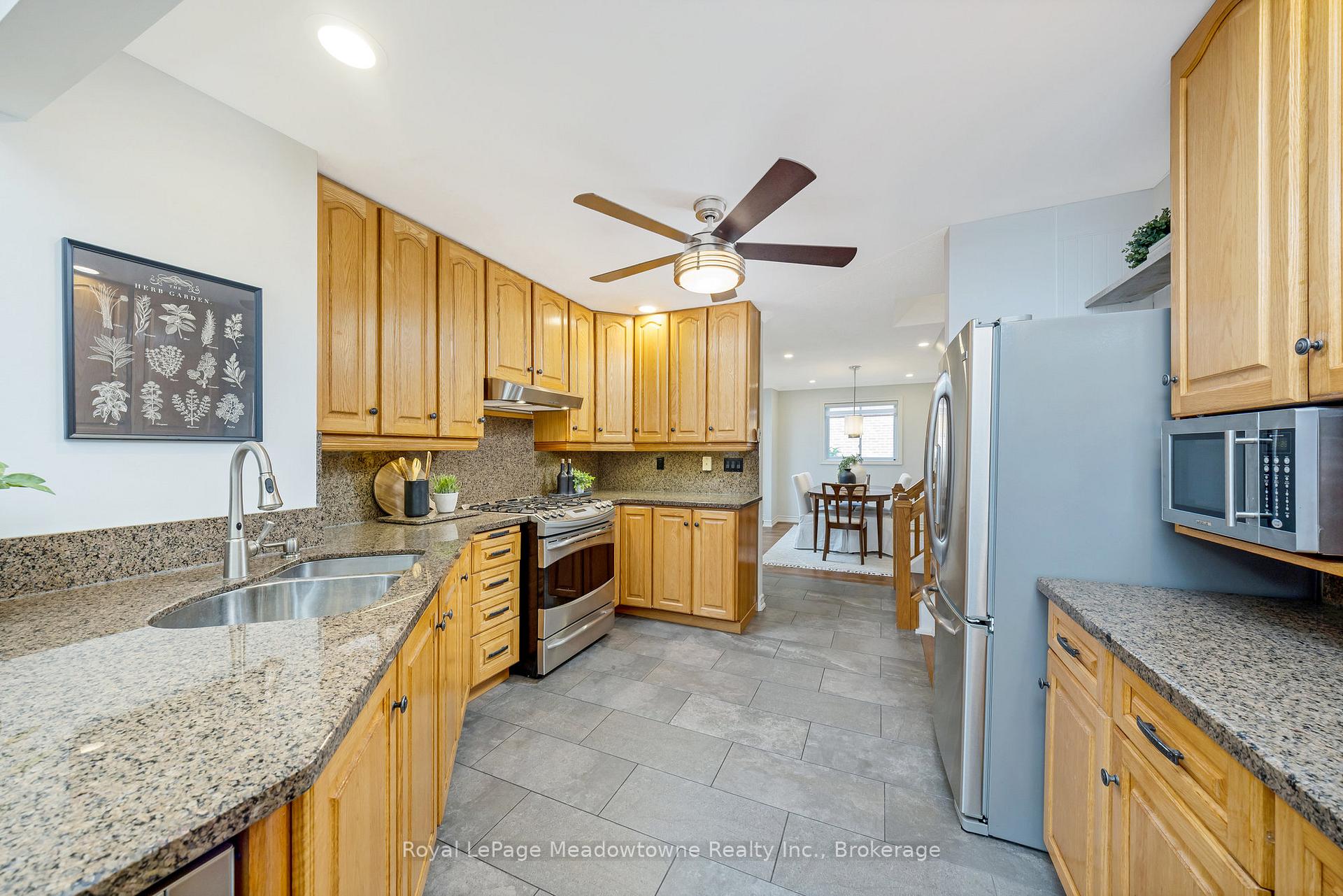 Photo 3 of 738 Robertson Crescent, Milton, Timberlea — HOMEH