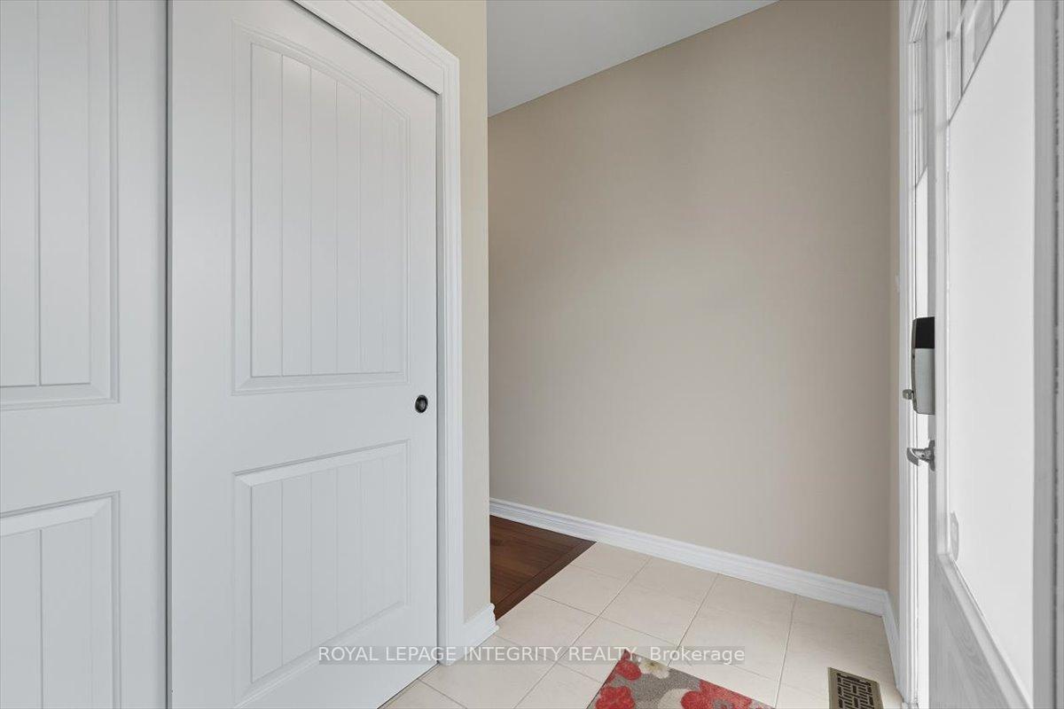 Photo 3 of 707 Des Aubepines Drive, Ottawa, Avalon West — HOMEH