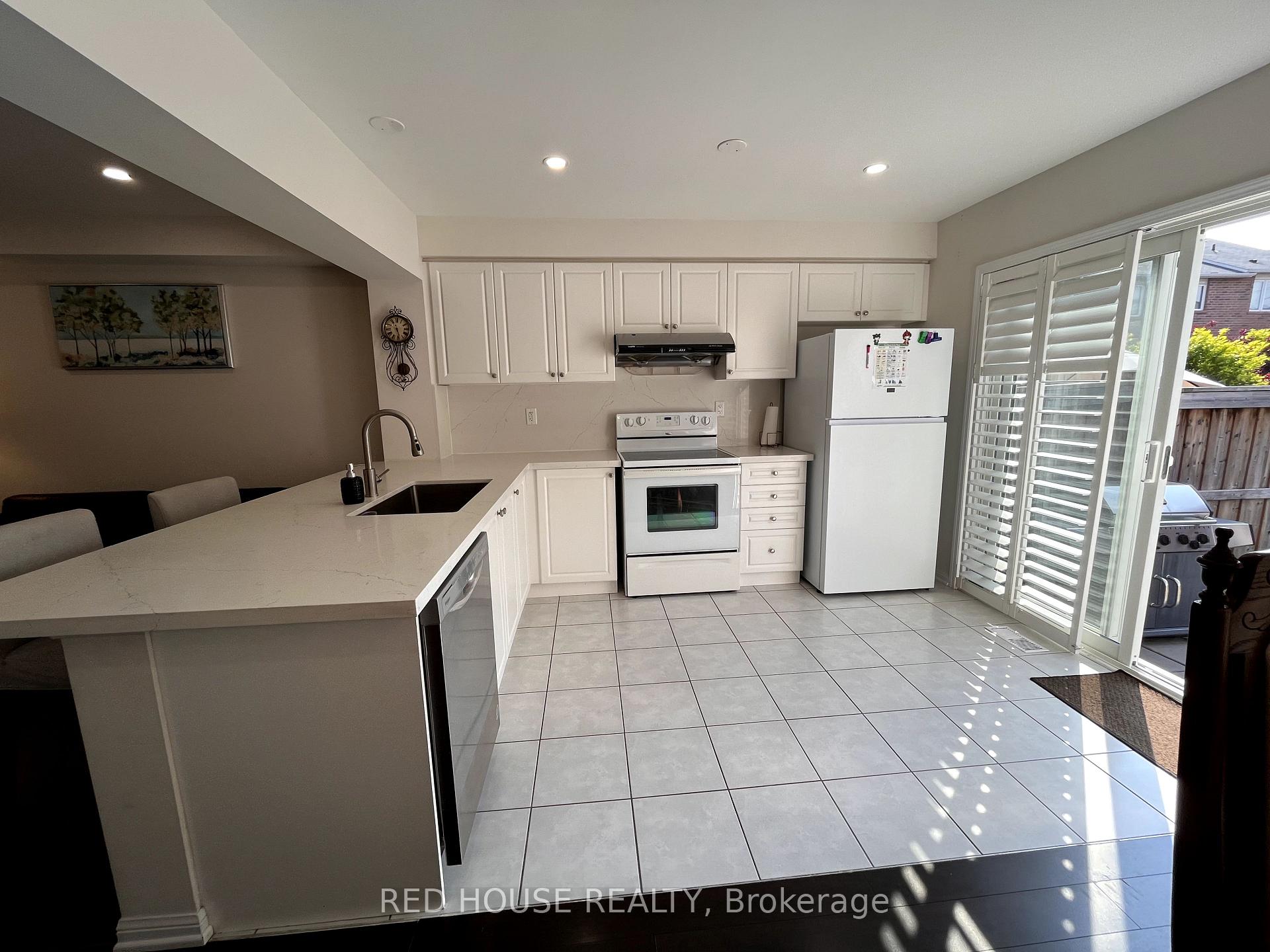 Photo 5 of 747 Winn Trail, Milton, Coates — HOMEH