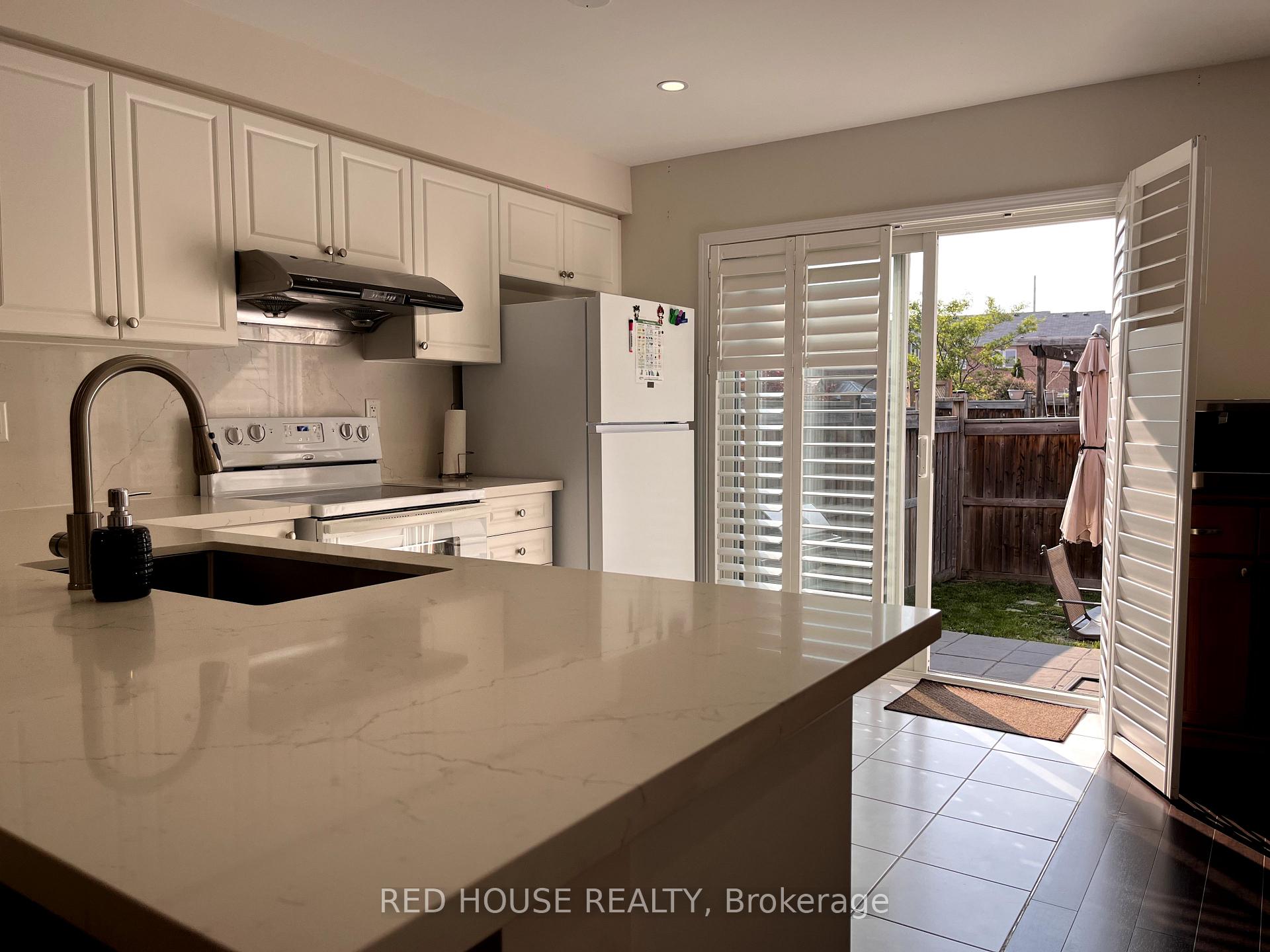 Photo 6 of 747 Winn Trail, Milton, Coates — HOMEH
