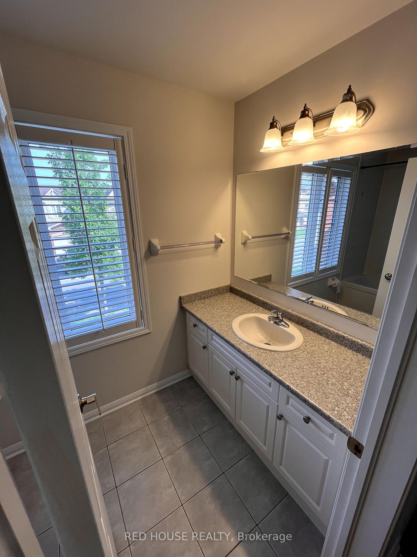 Photo 24 of 747 Winn Trail, Milton, Coates — HOMEH