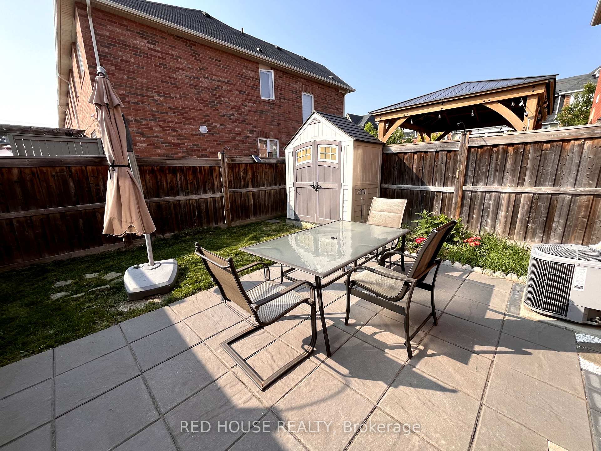 Photo 36 of 747 Winn Trail, Milton, Coates — HOMEH