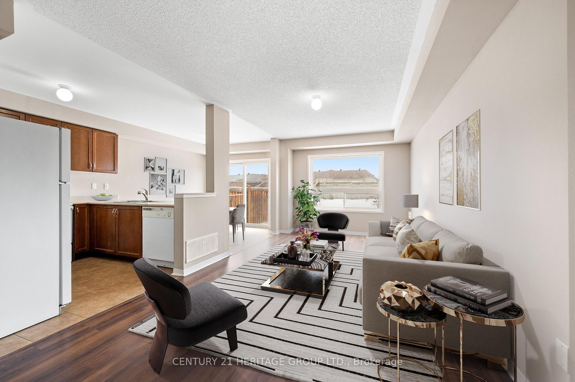 Photo 4 of 39 Ruthven Crescent, New Tecumseth, Alliston — HOMEH